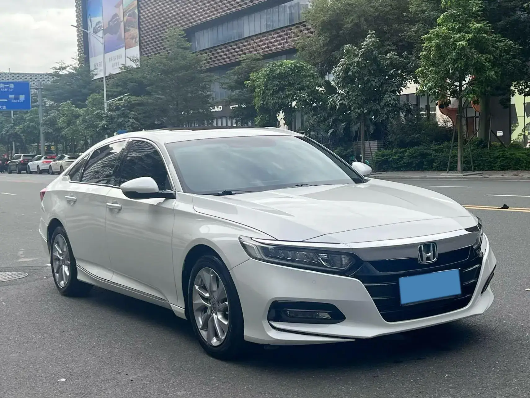 2018 HONDA ACCORD thumbnail 3