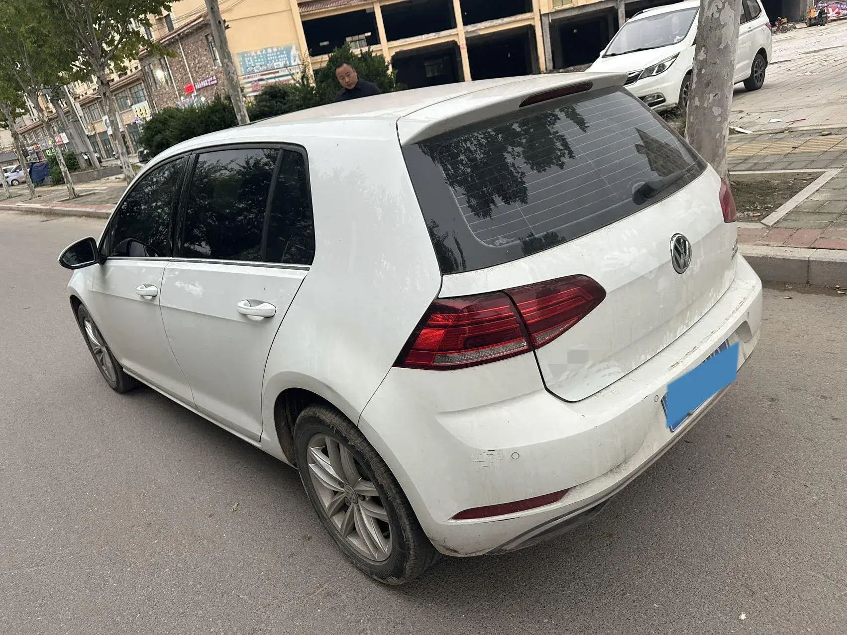 2018 VOLKSWAGEN GOLF thumbnail 3