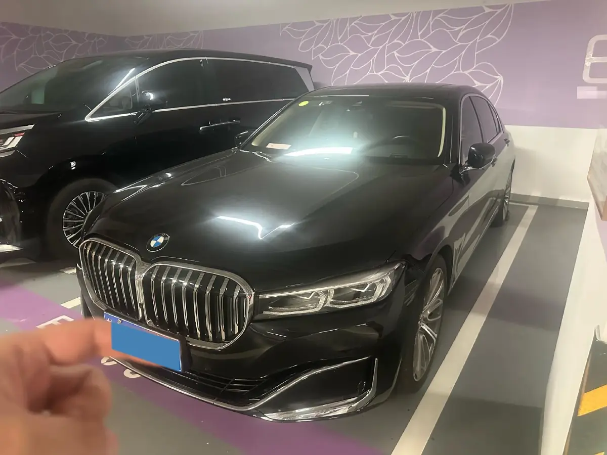 2021 BMW 7 Series 3.0T 340HP L6 8AT
