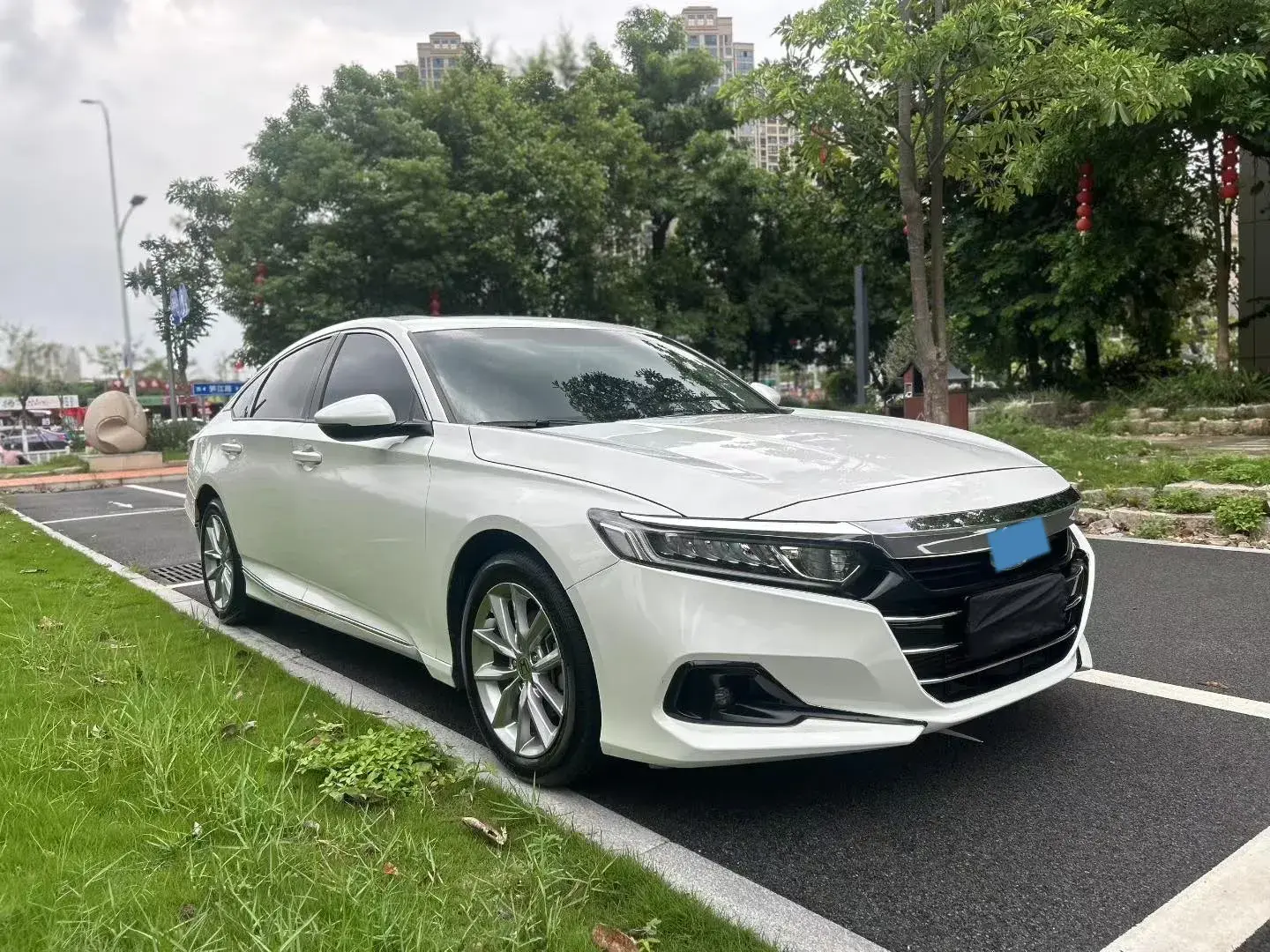 2022 HONDA ACCORD thumbnail 3
