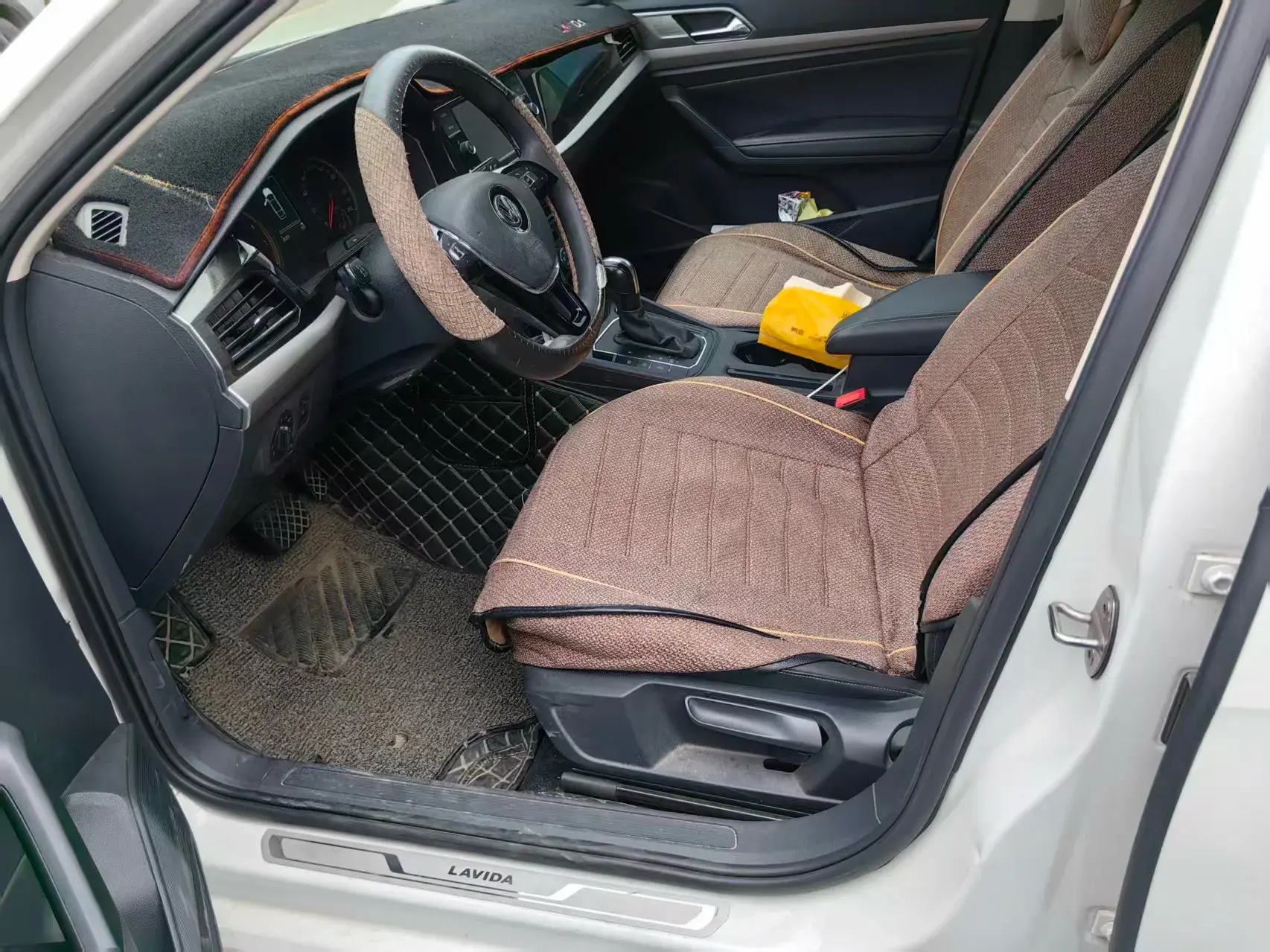 2018 VOLKSWAGEN LAVIDA thumbnail 4