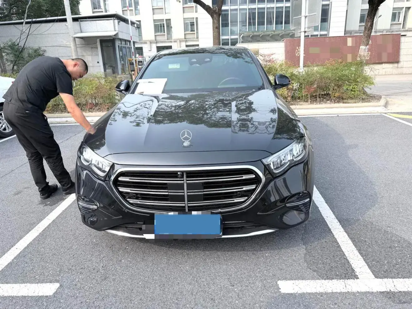 2025 MERCEDES-BENZ E thumbnail 2