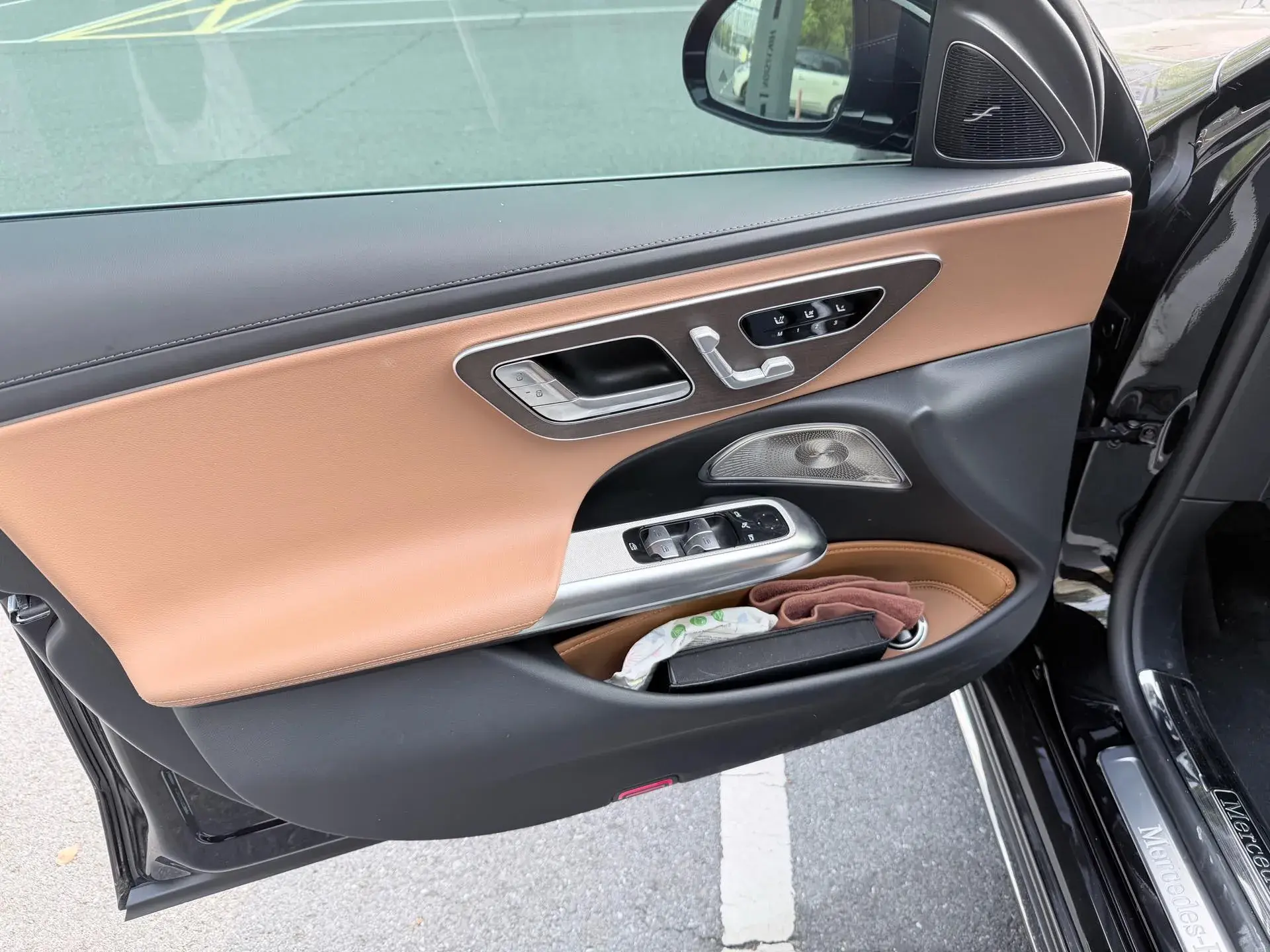 2025 MERCEDES-BENZ E thumbnail 3