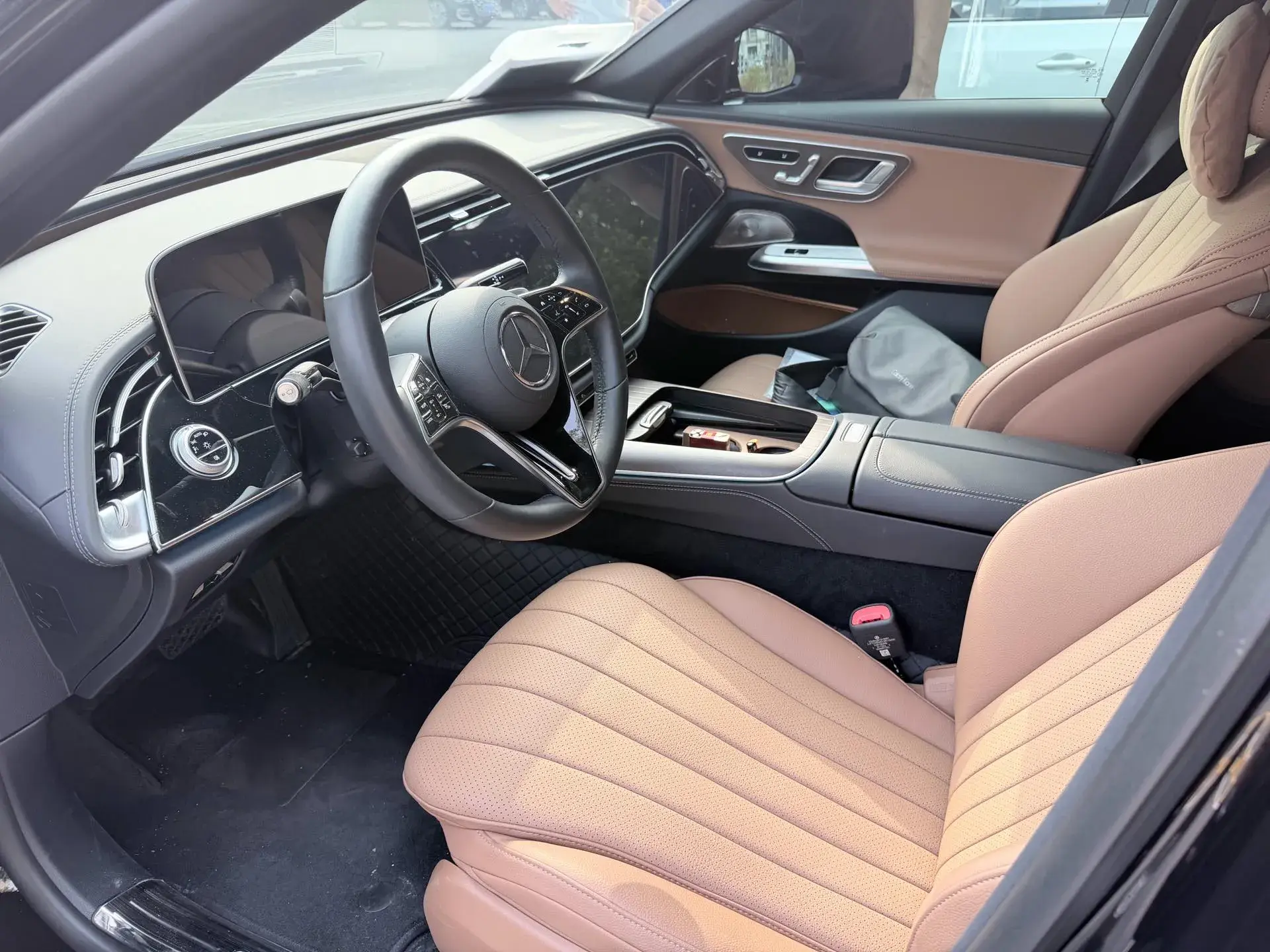 2025 MERCEDES-BENZ E thumbnail 4