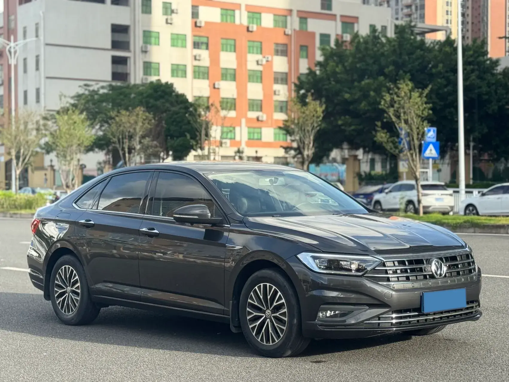 2021 VOLKSWAGEN SAGITAR thumbnail 3