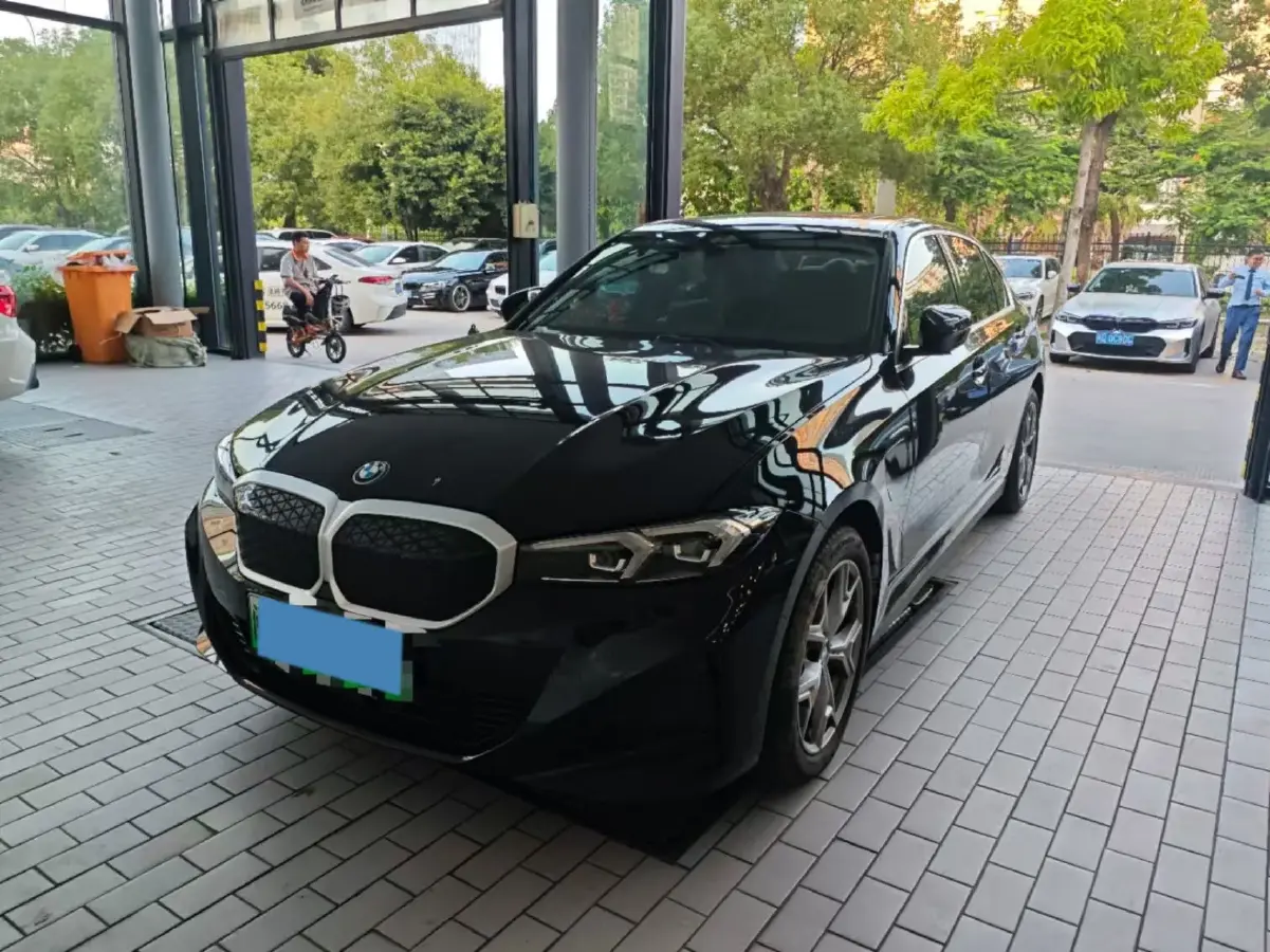 2025 BMW i3 BEV 70KWH