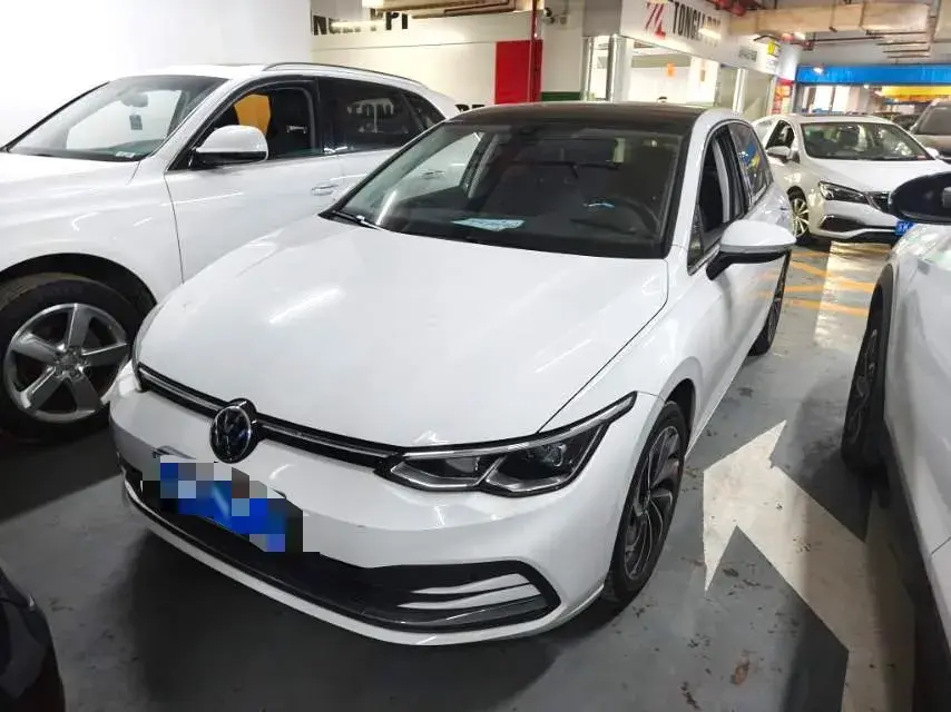 2023 VOLKSWAGEN GOLF view 1