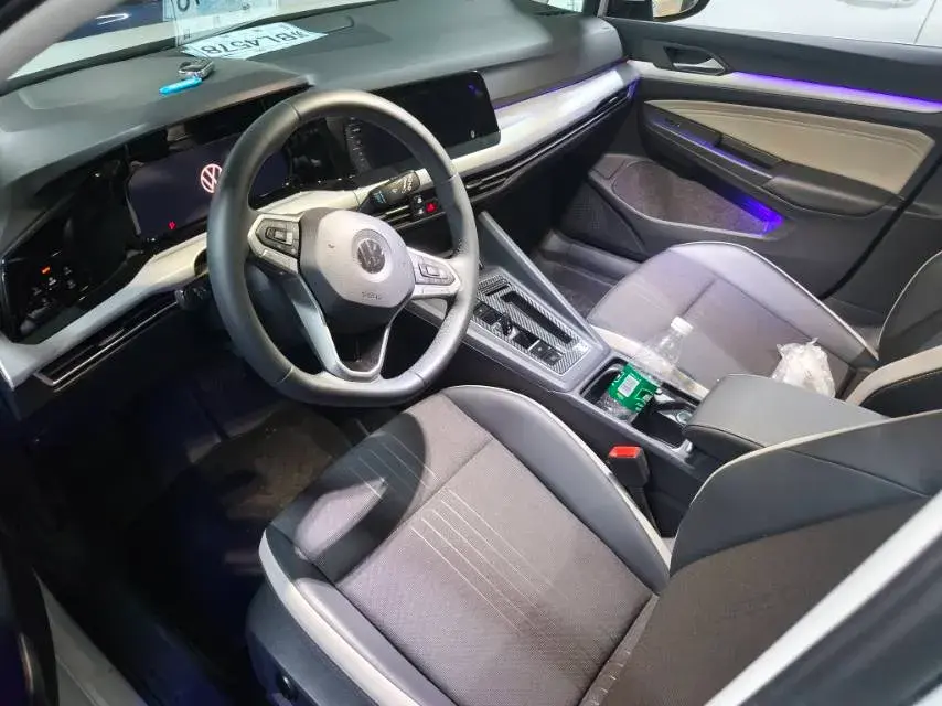 2023 VOLKSWAGEN GOLF thumbnail 2