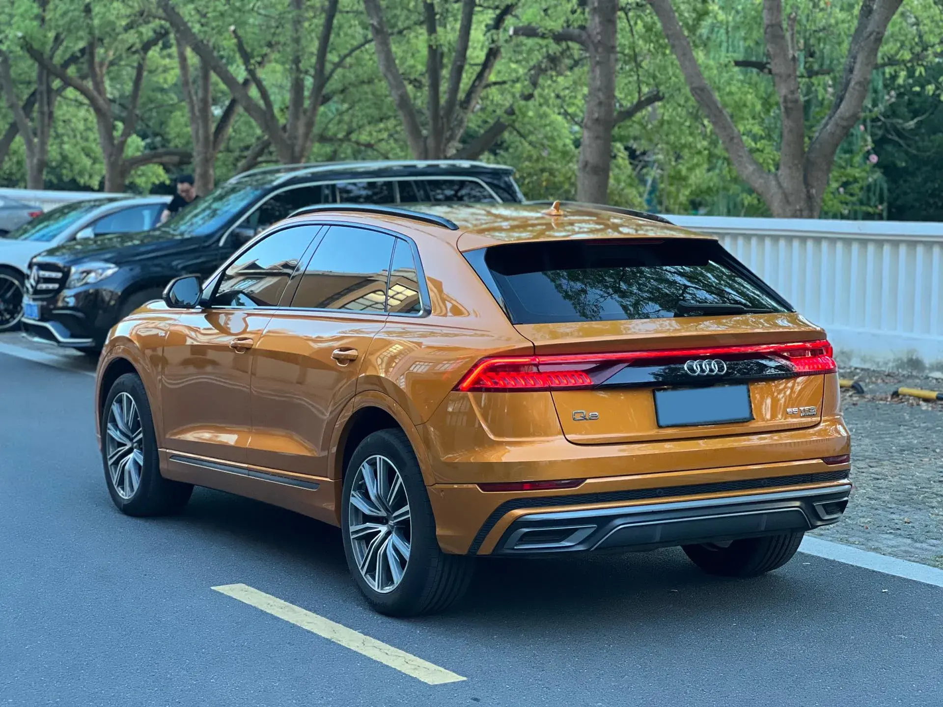 2019 AUDI Q8 thumbnail 3