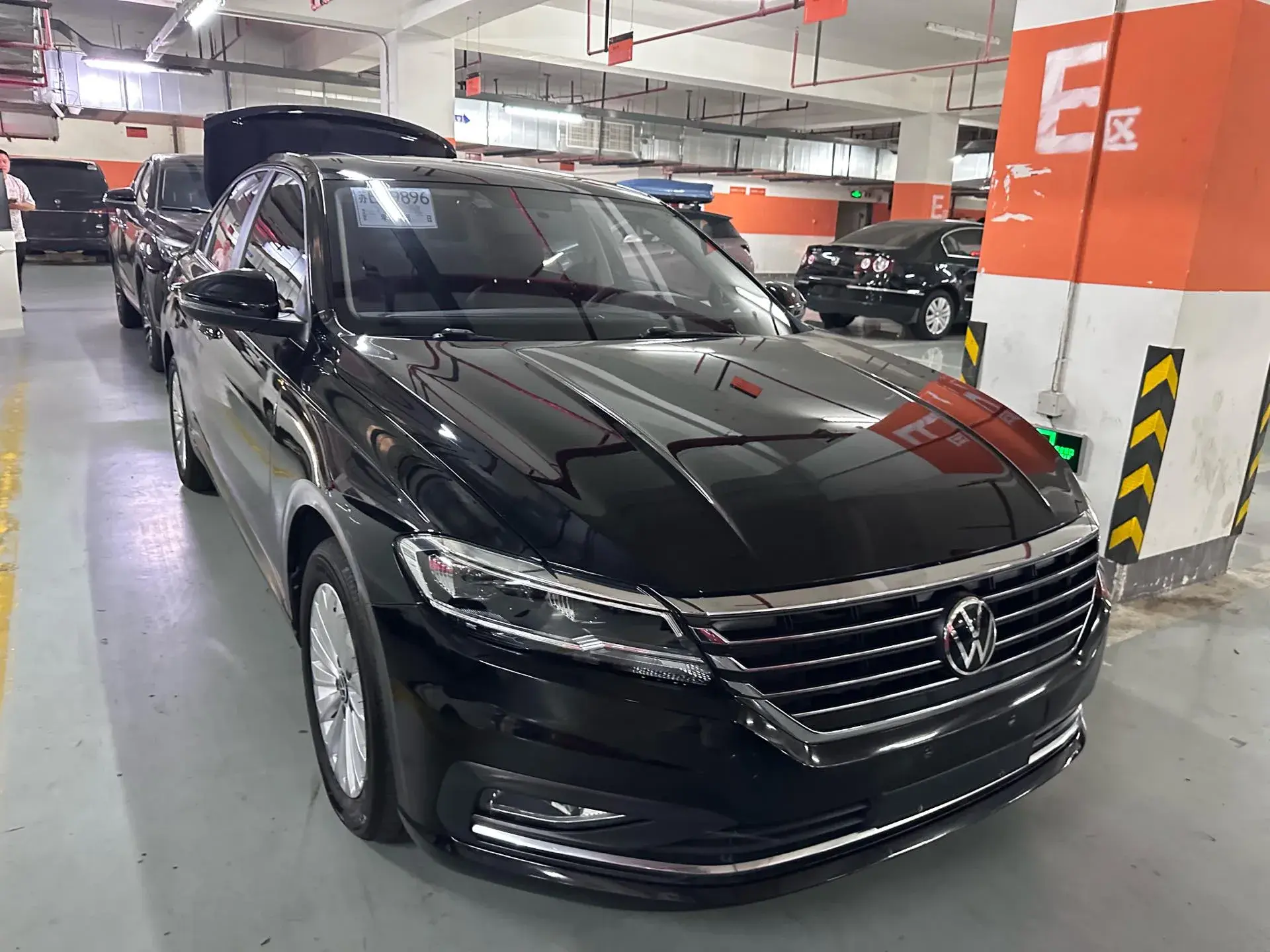 2019 VOLKSWAGEN LAVIDA thumbnail 2