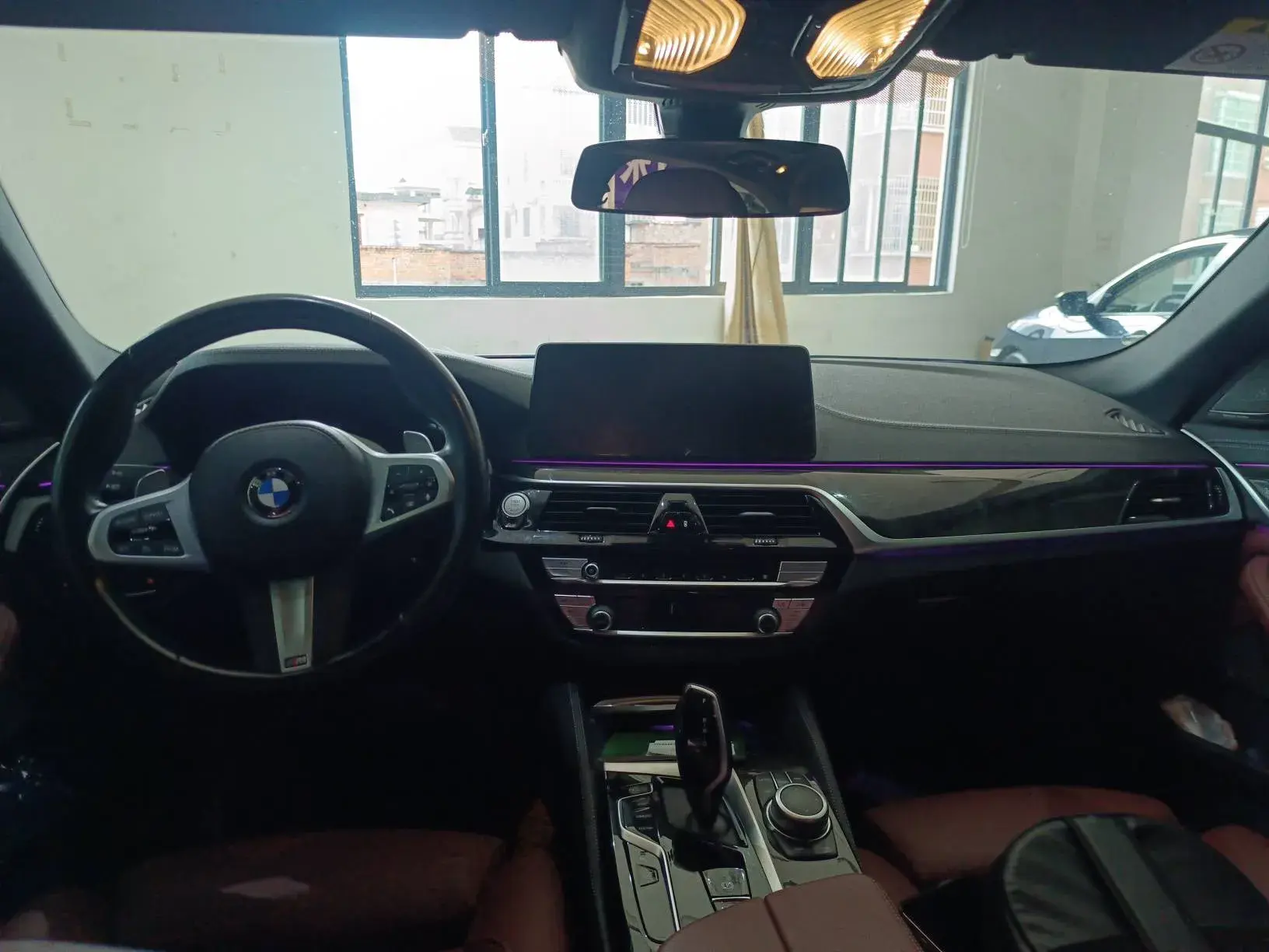 2022 BMW 5 thumbnail 3