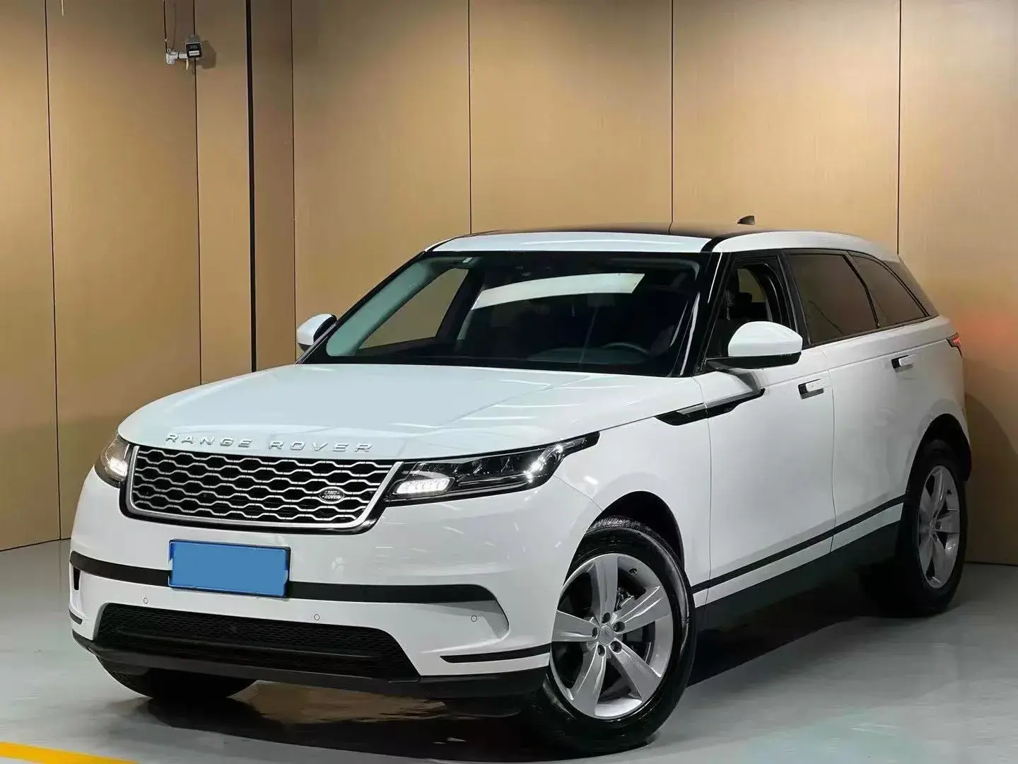 2020 LAND ROVER view 1