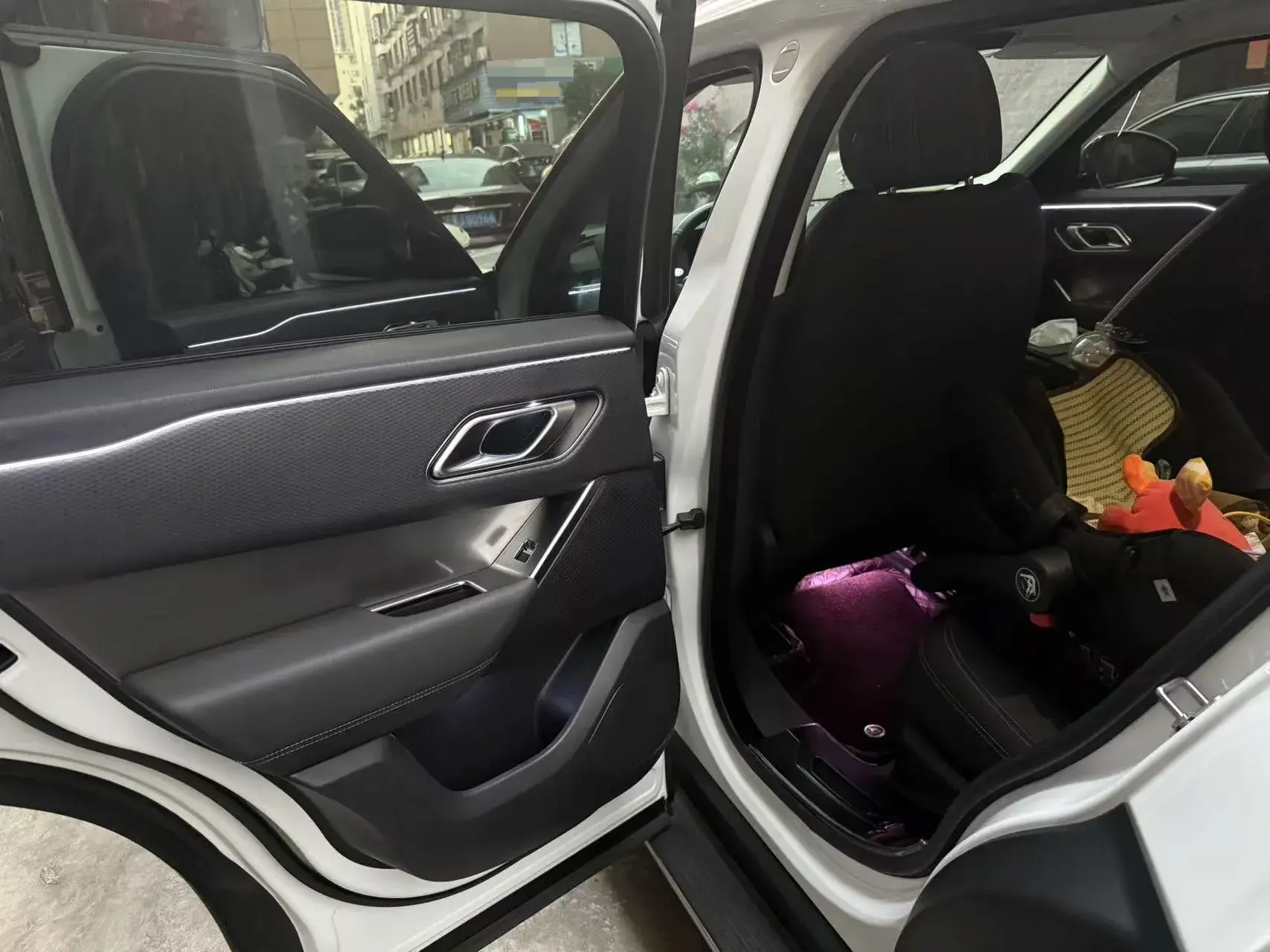 2020 LAND ROVER thumbnail 3