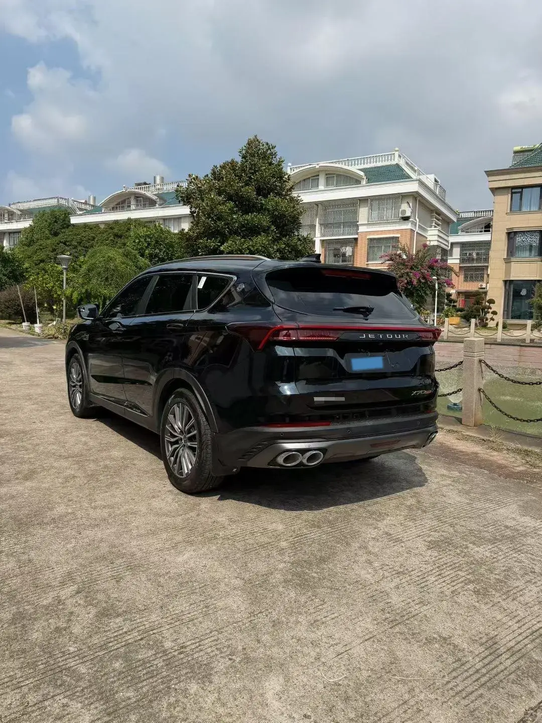 2023 JETOUR X70 thumbnail 3