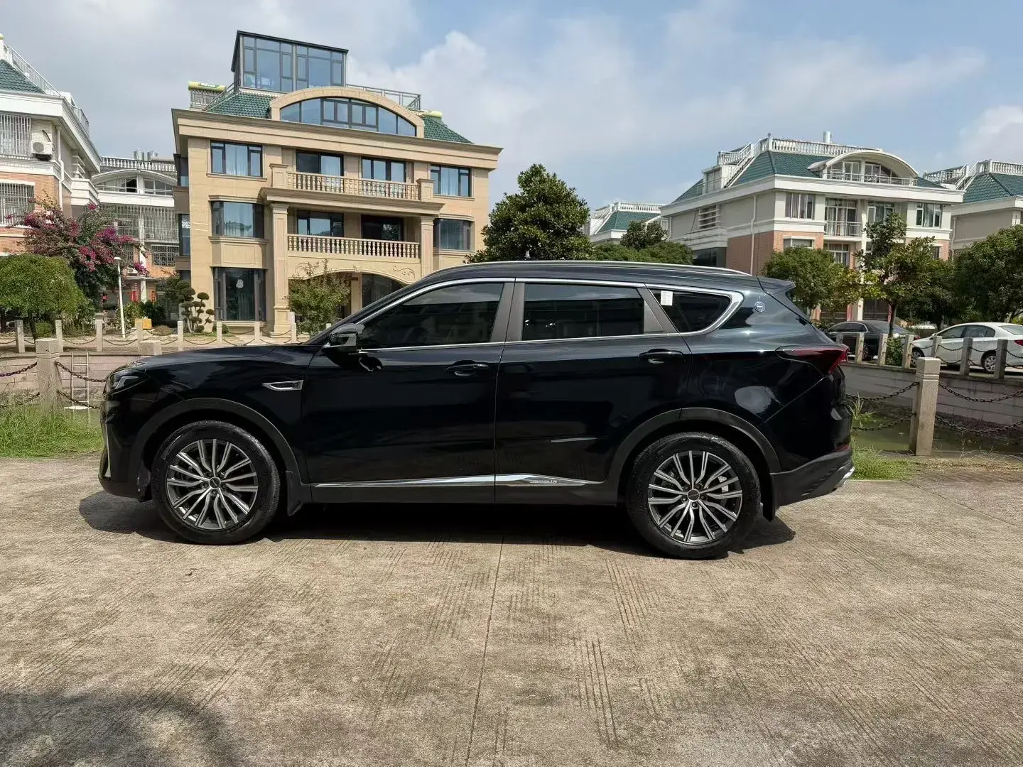 2023 JETOUR X70 thumbnail 2