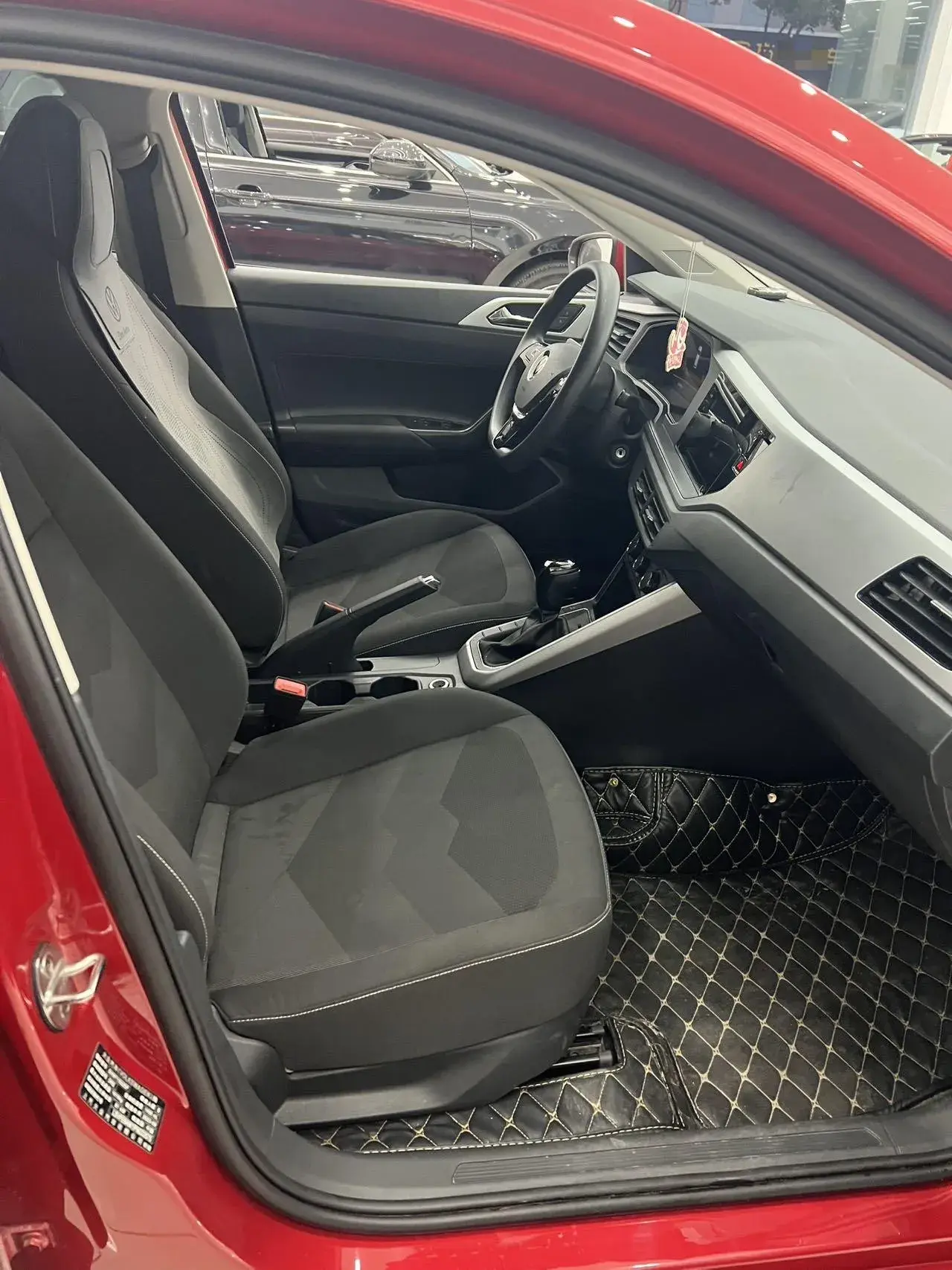 2023 VOLKSWAGEN POLO thumbnail 4