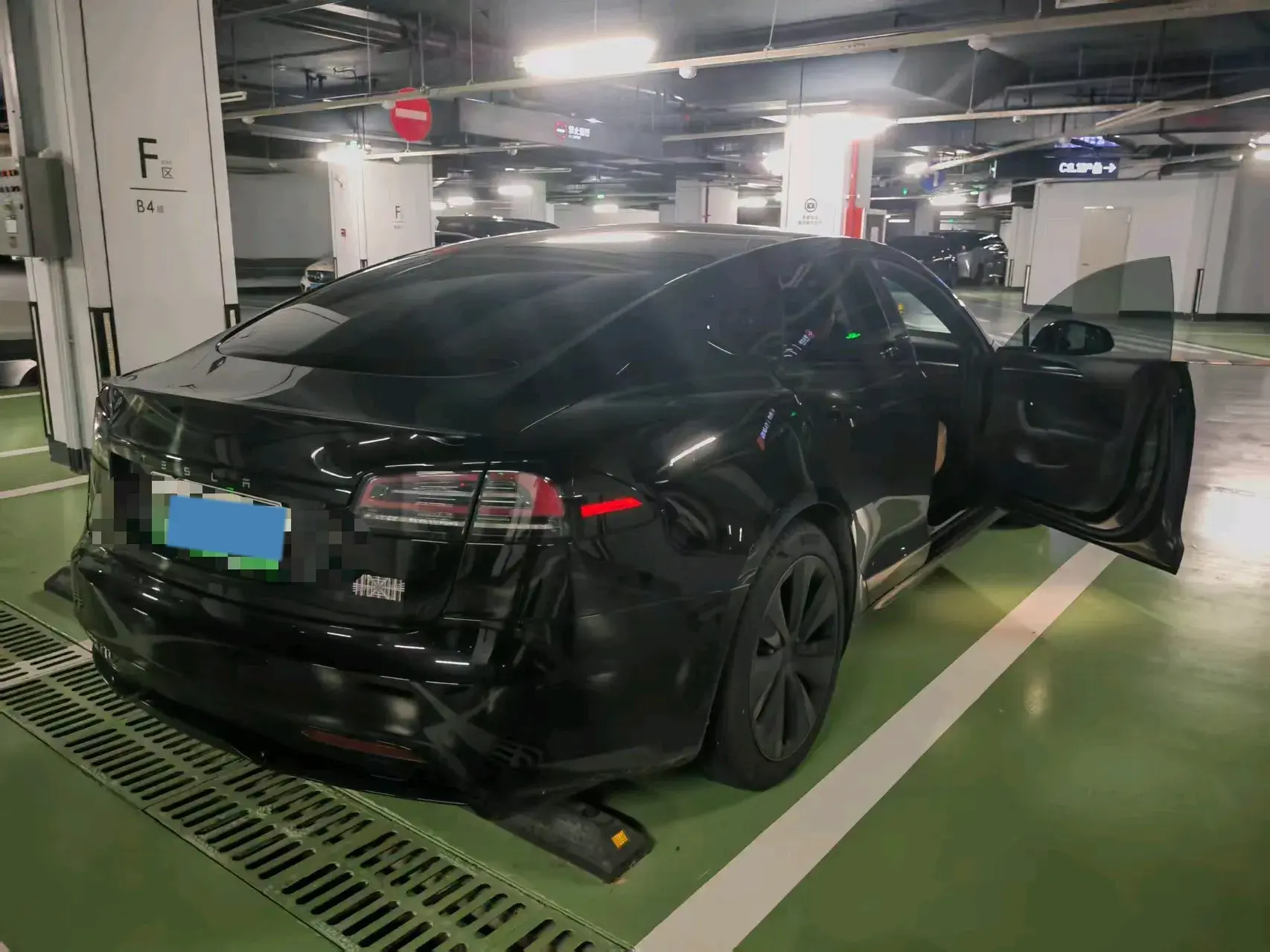 2023 TESLA MODEL thumbnail 2