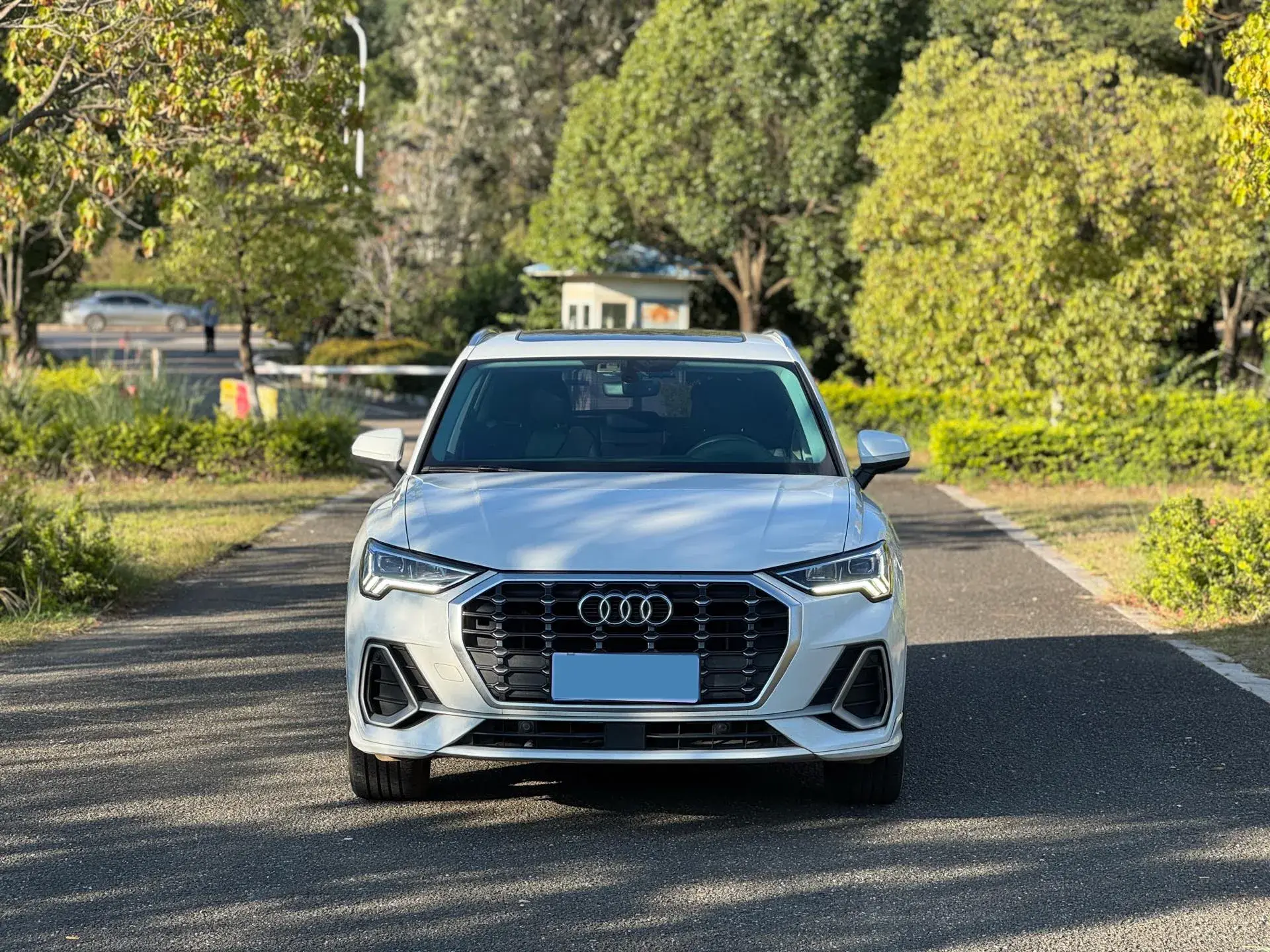 2020 AUDI Q3 thumbnail 2