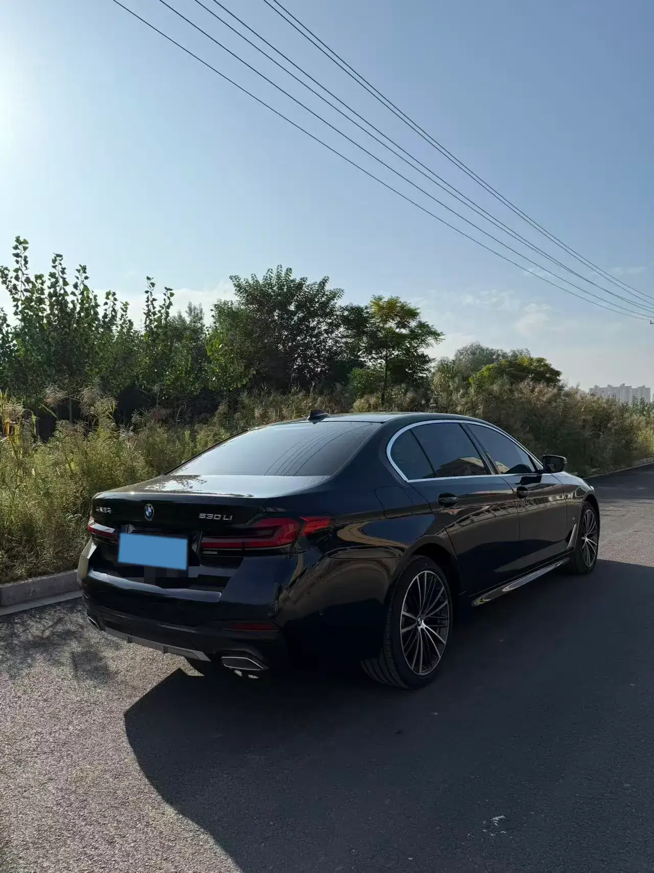 2022 BMW 5 thumbnail 4