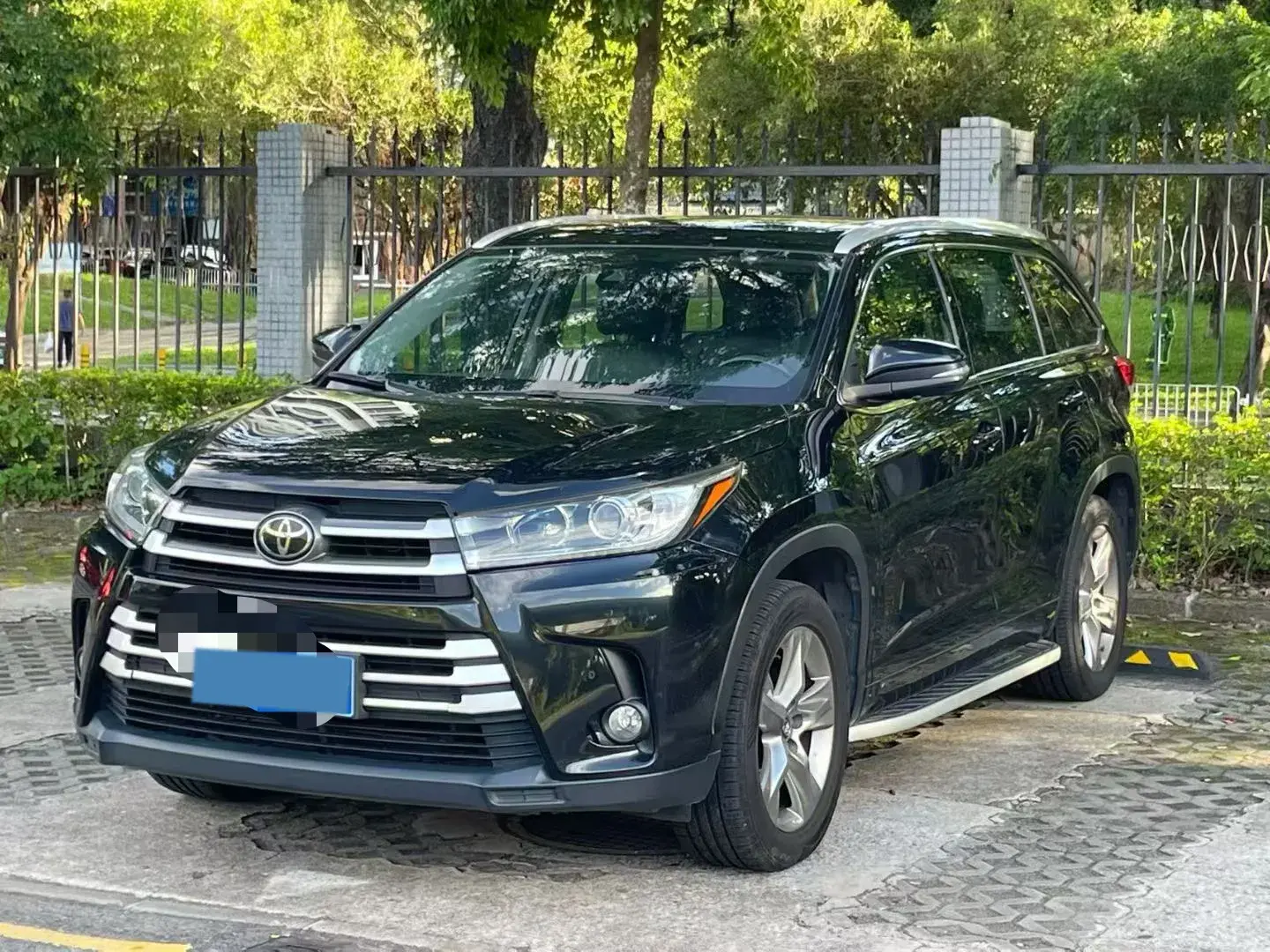 2018 TOYOTA HIGHLANDER view 1