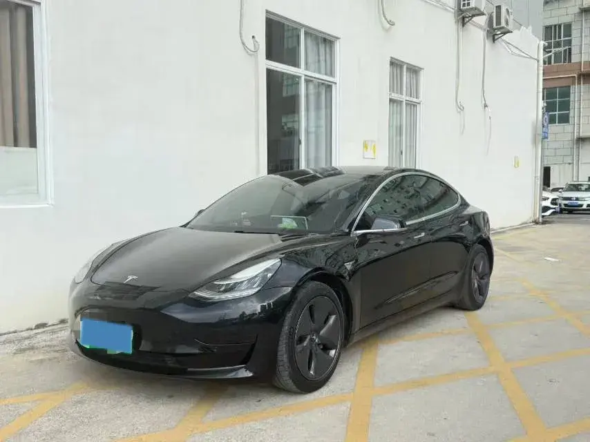 2020 TESLA MODEL view 1