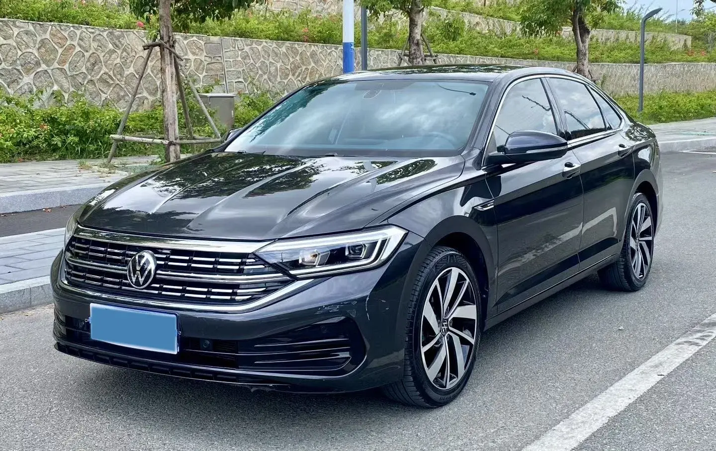 2023 VOLKSWAGEN SAGITAR view 1