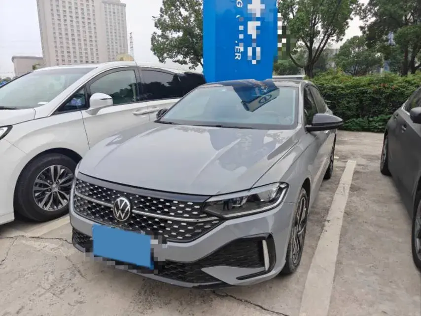 2023 VOLKSWAGEN LAVIDA view 1