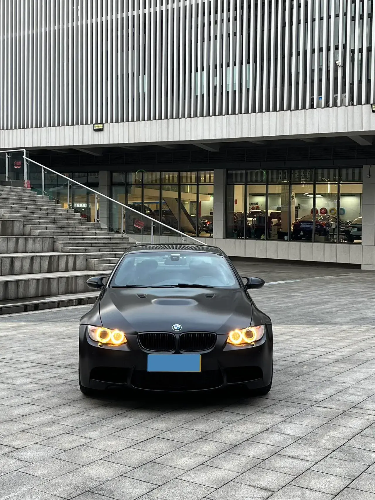 2011 BMW M3 thumbnail 2