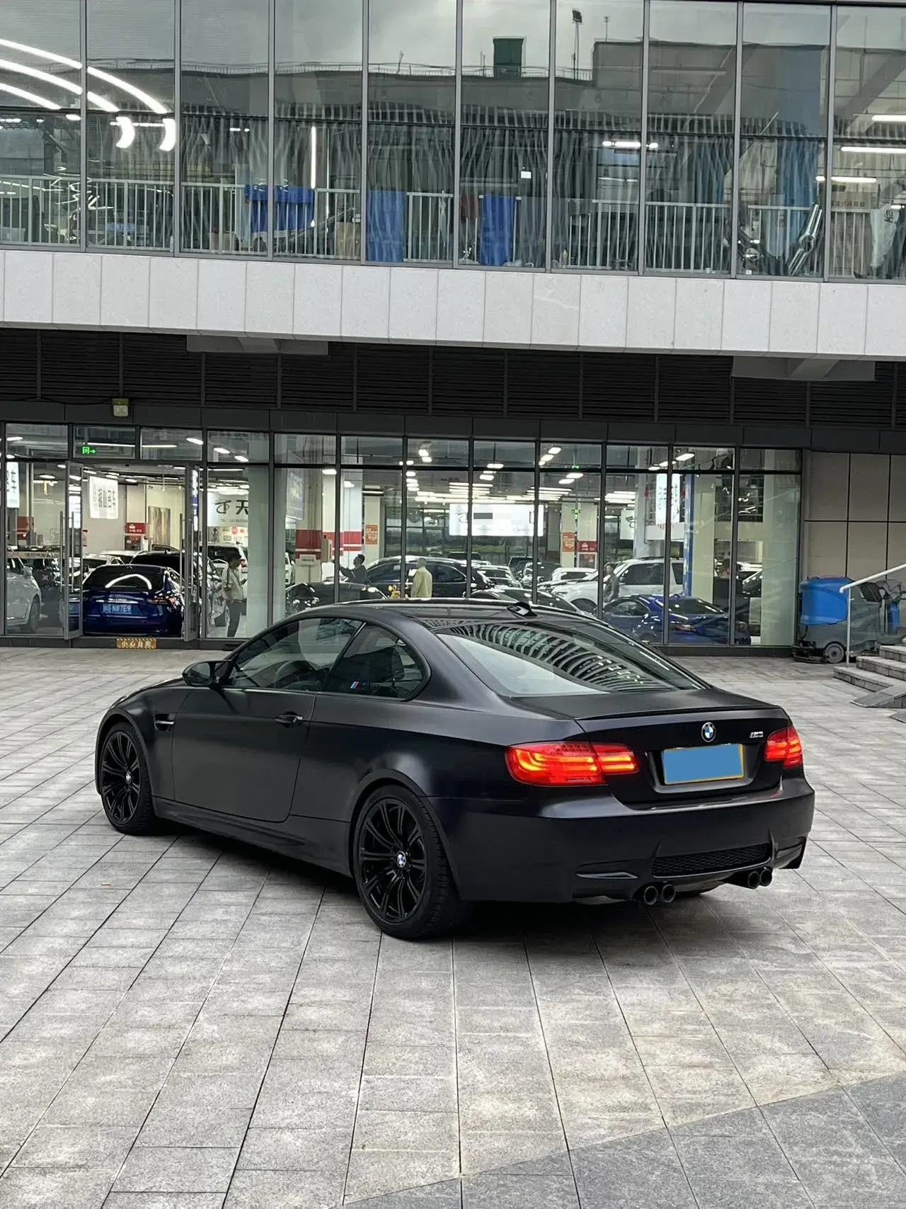 2011 BMW M3 thumbnail 4