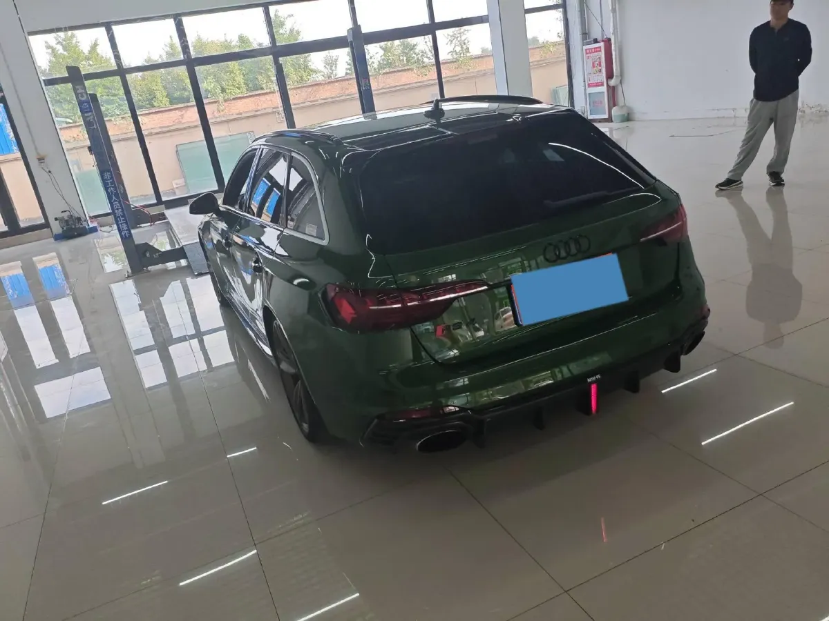 2021 Audi RS 4 2.9T 450HP V6 8AT,autocango,china used car exporter,china ev exporter,chinese used car exporter,chinese used ev exporter