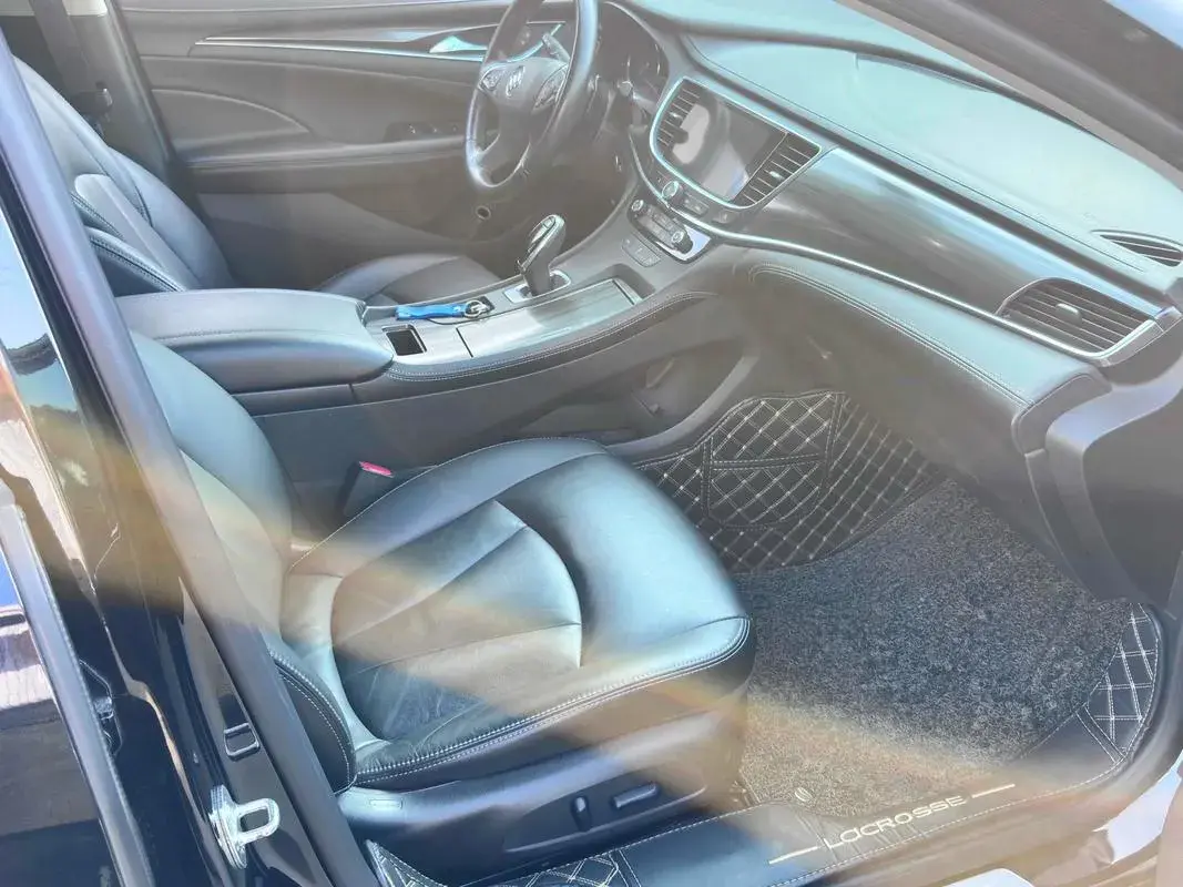 2020 BUICK LARCOSSE thumbnail 3