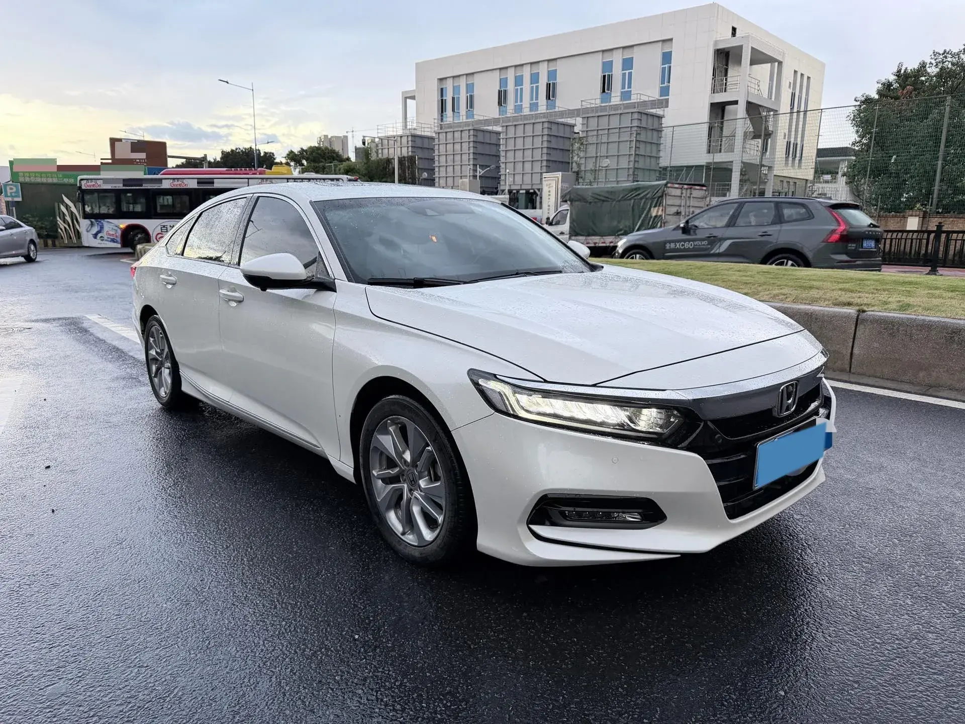 2018 HONDA ACCORD thumbnail 3