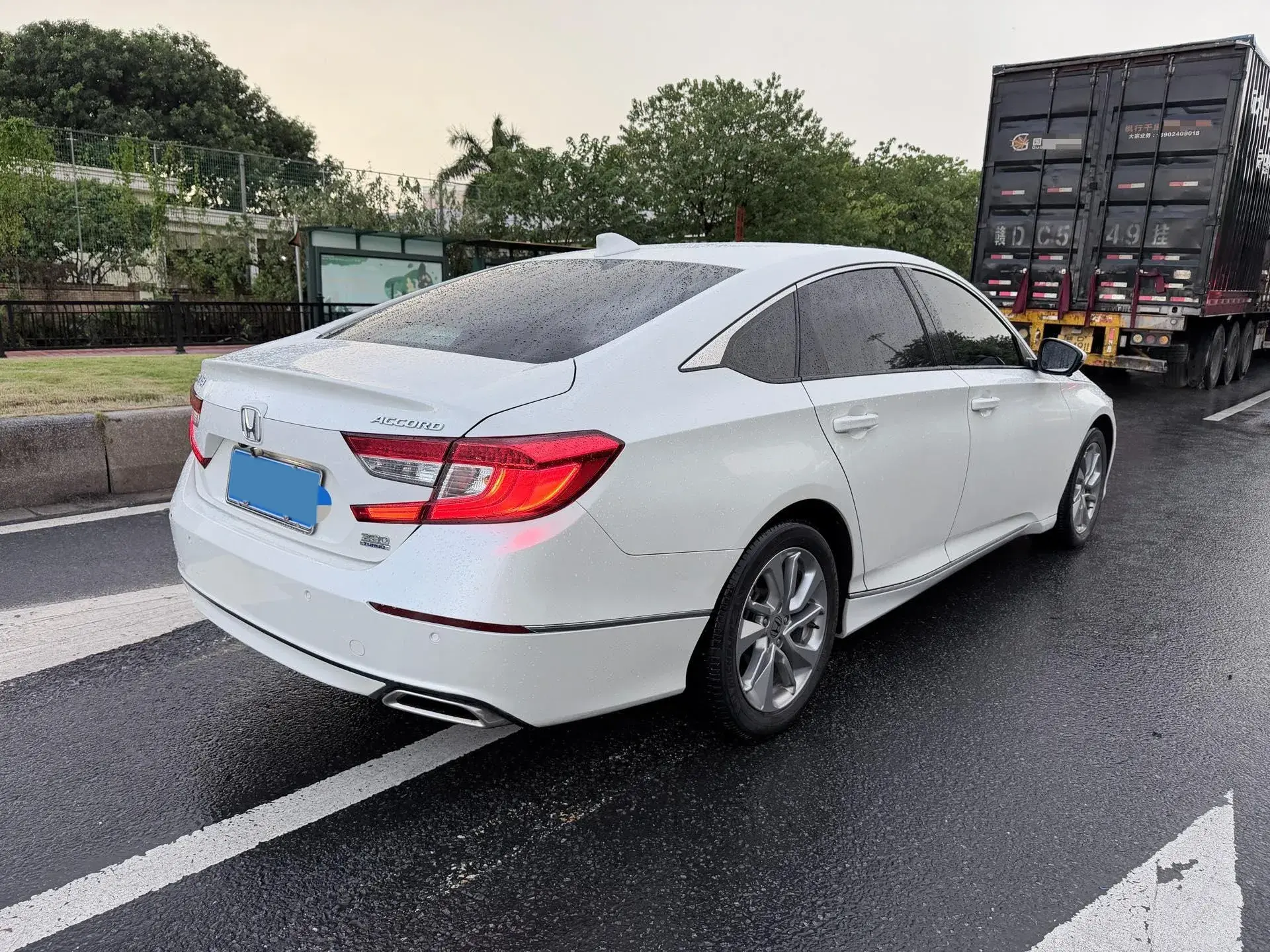 2018 HONDA ACCORD thumbnail 4