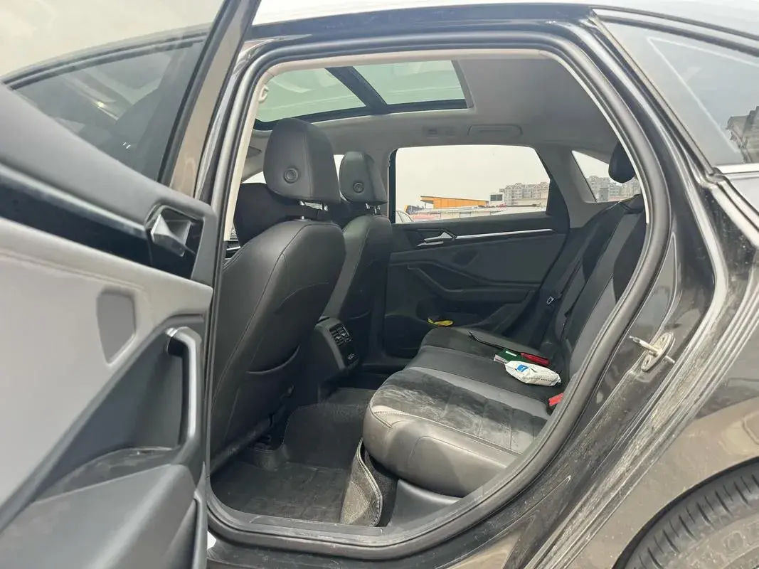 2021 VOLKSWAGEN SAGITAR thumbnail 4