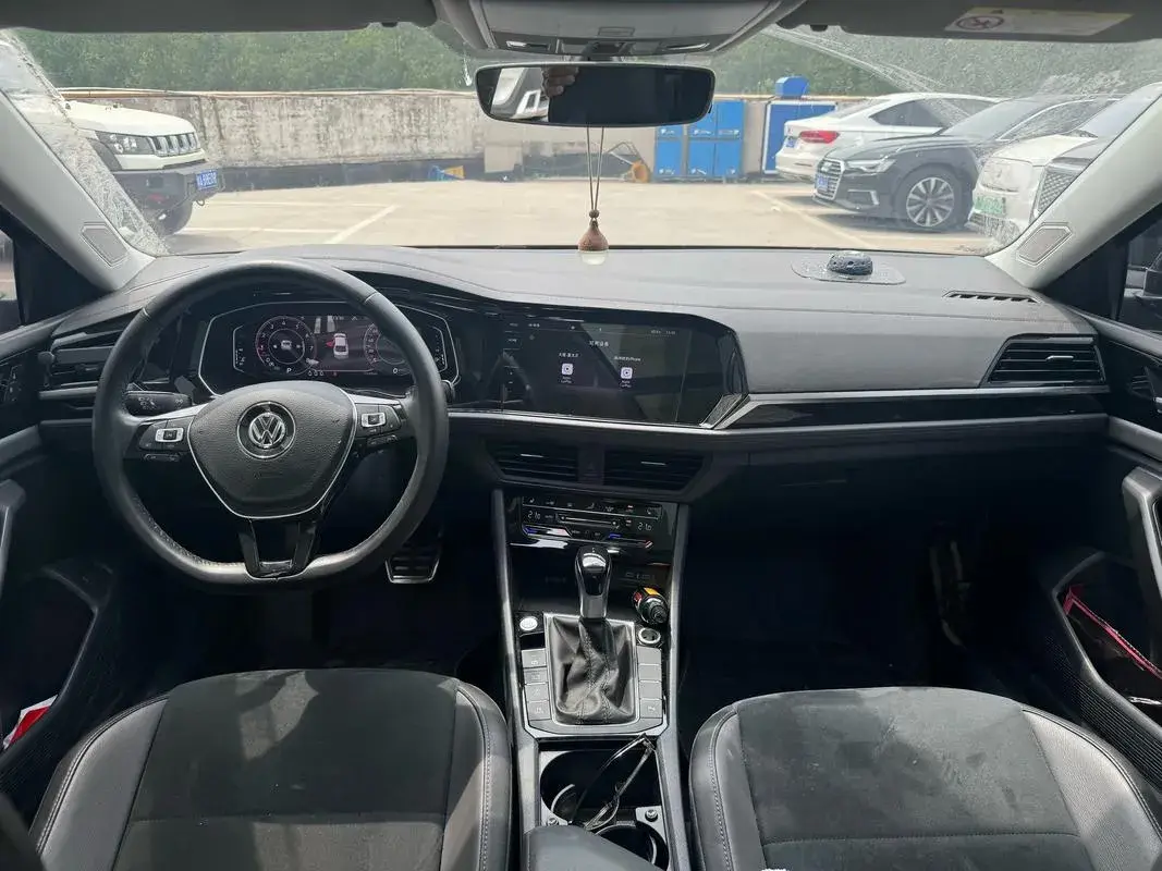 2021 VOLKSWAGEN SAGITAR thumbnail 3