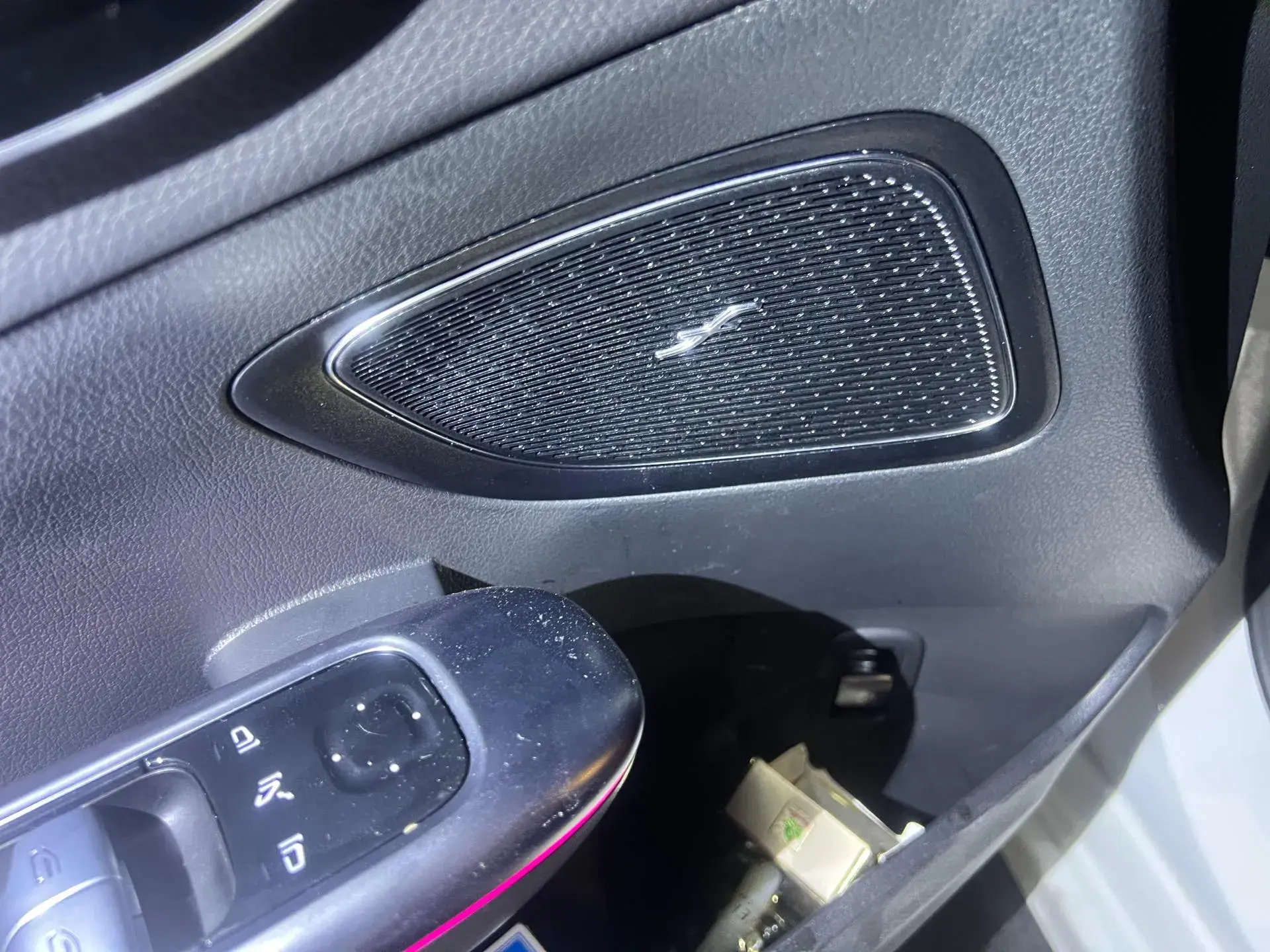 2024 MERCEDES-BENZ C thumbnail 4