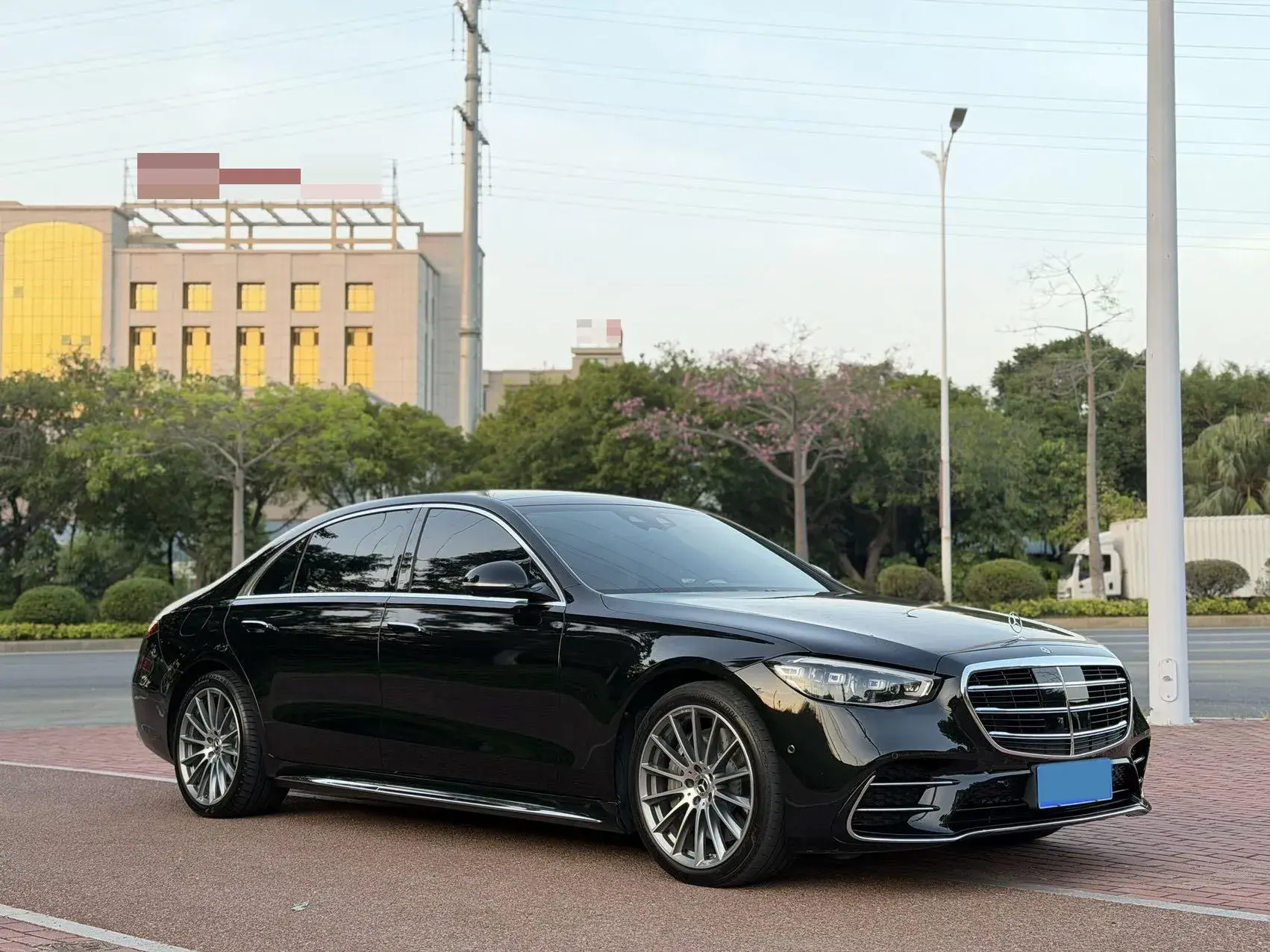 2024 MERCEDES-BENZ S thumbnail 3