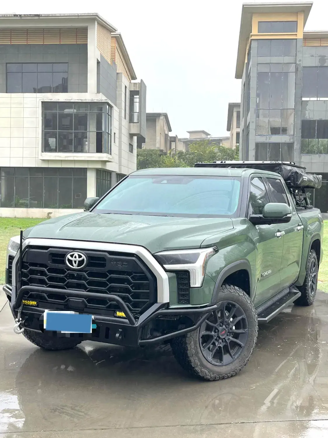 2022 TANK 300 view 1