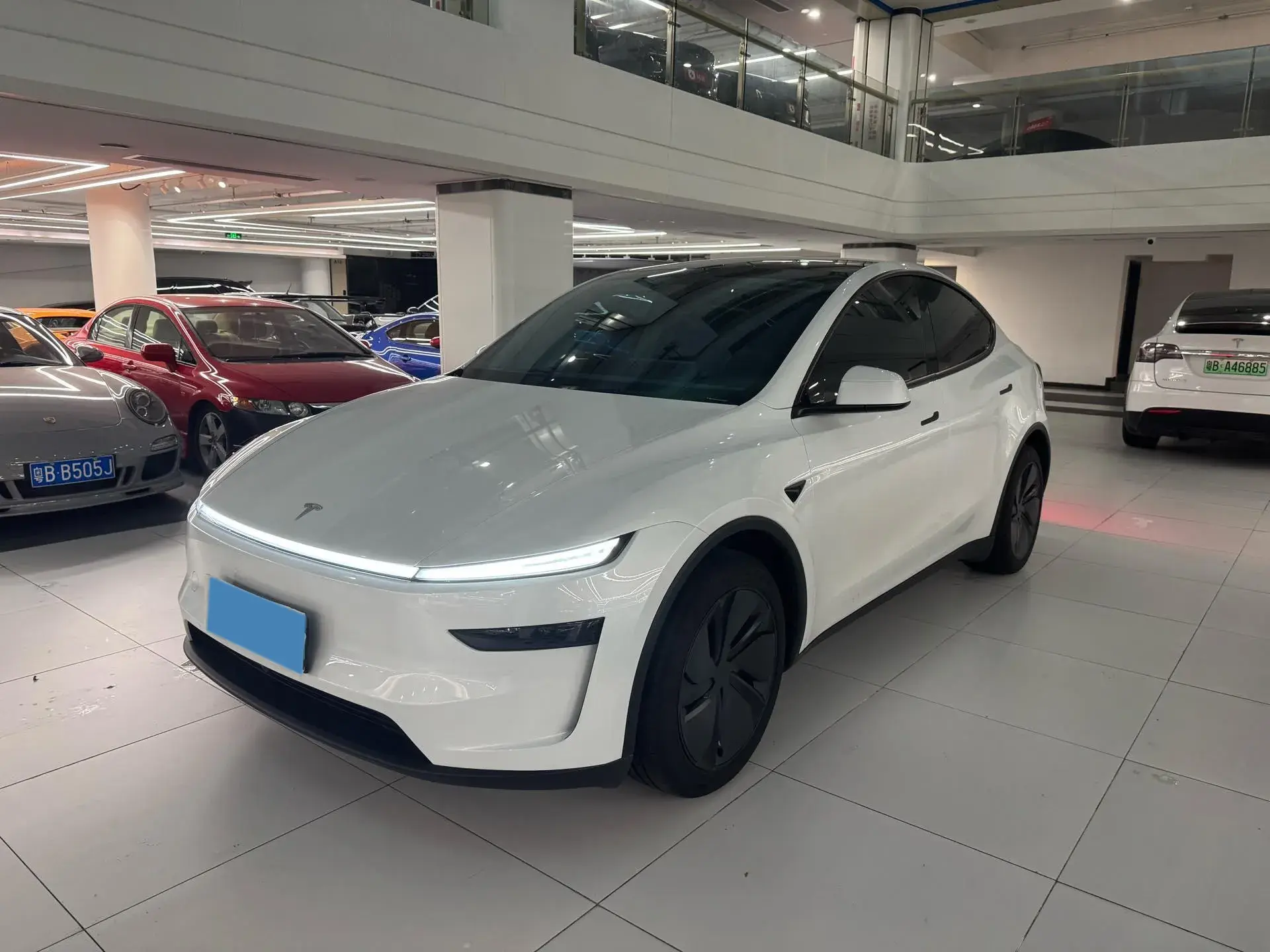 2025 TESLA MODEL view 1