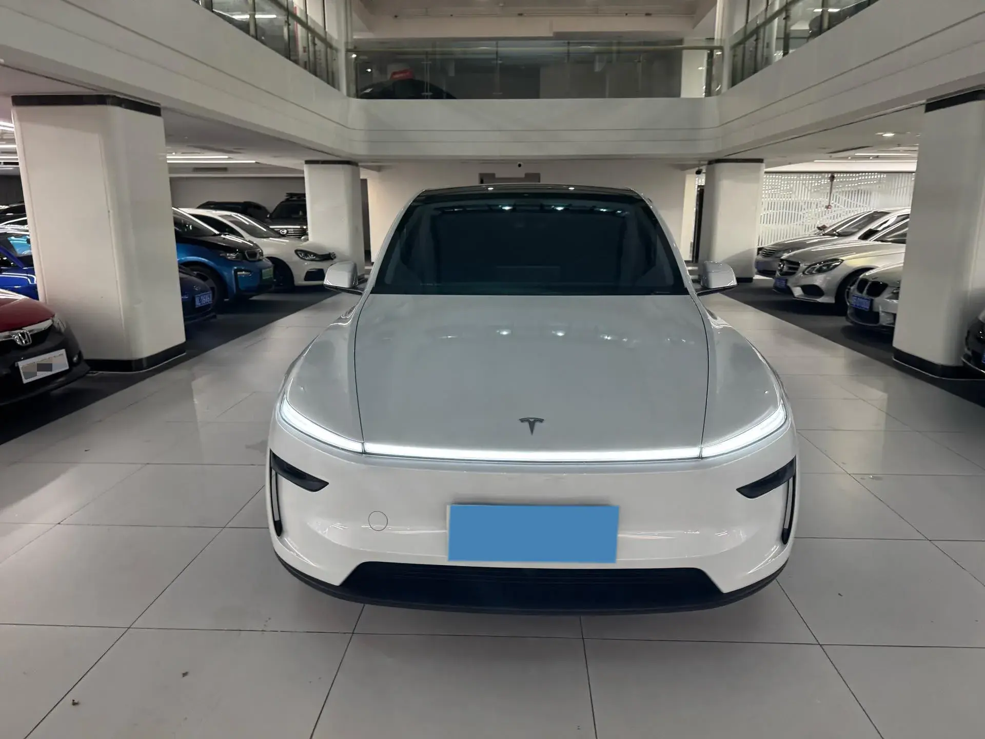 2025 TESLA MODEL thumbnail 2