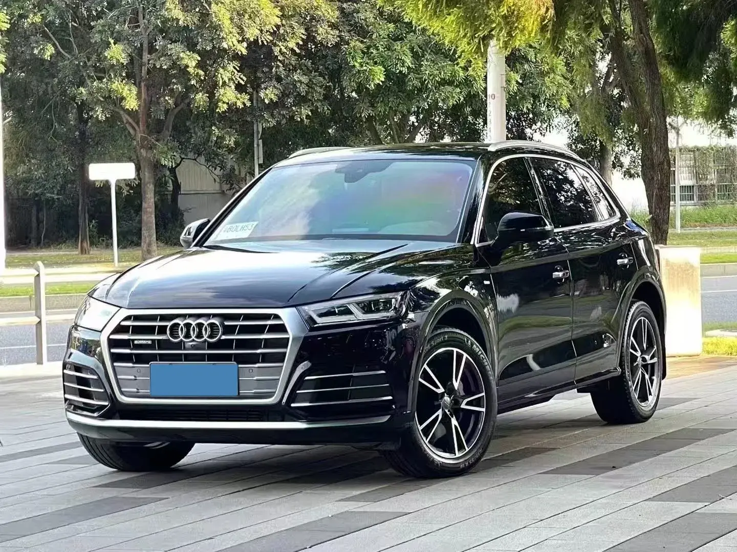 2020 AUDI Q5L view 1