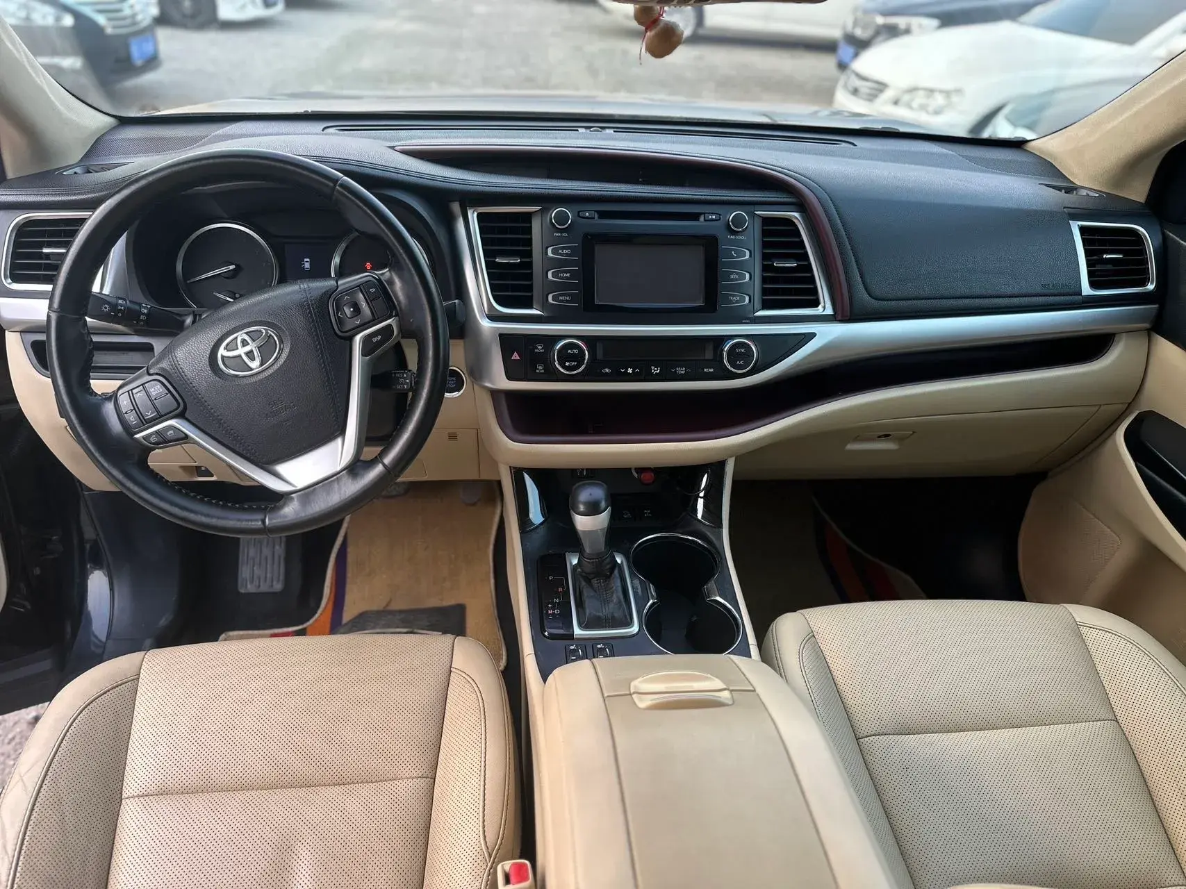 2017 TOYOTA HIGHLANDER thumbnail 3