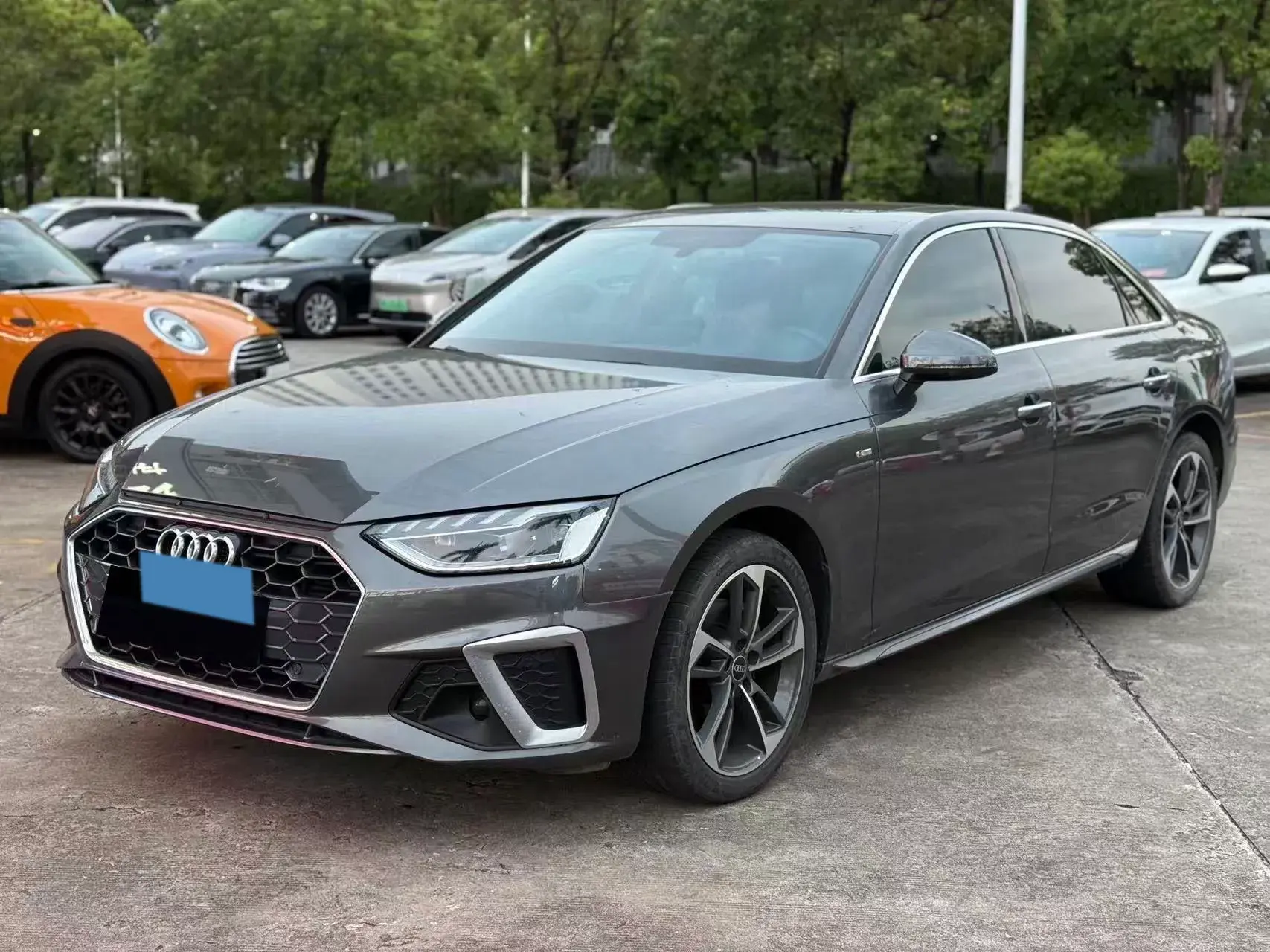 2023 AUDI A4L view 1