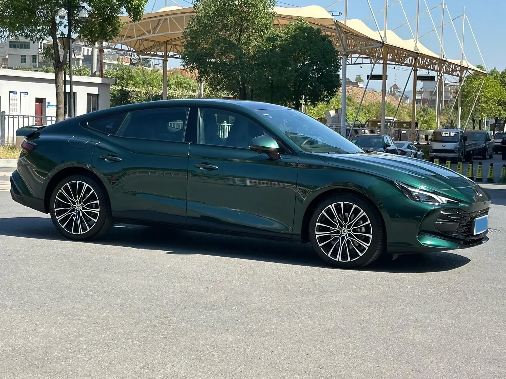 2023 MG 7 thumbnail 3