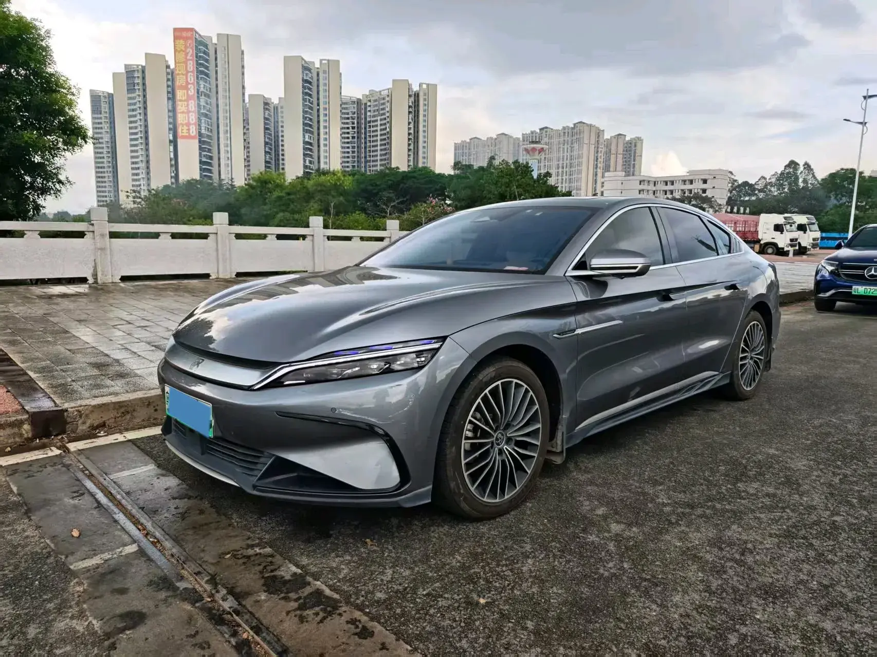 2023 BYD HAN view 1