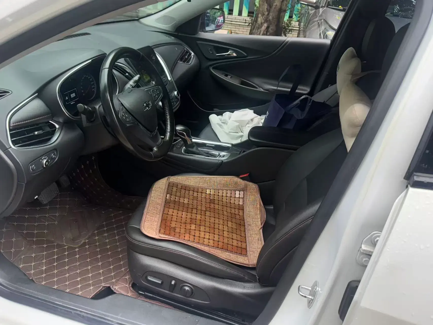 2021 CHEVROLET MALIBU thumbnail 4