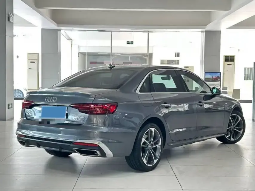 2020 AUDI A4L thumbnail 3