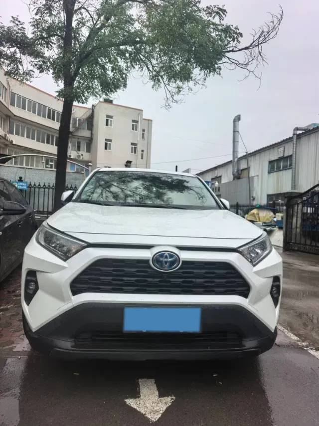 2023 Toyota RAV4 Hybird E+ 2.5L 180HP L4 E-CVT PHEV 15.984KWH,autocango,china used car exporter,china ev exporter,chinese used car exporter,chinese used ev exporter