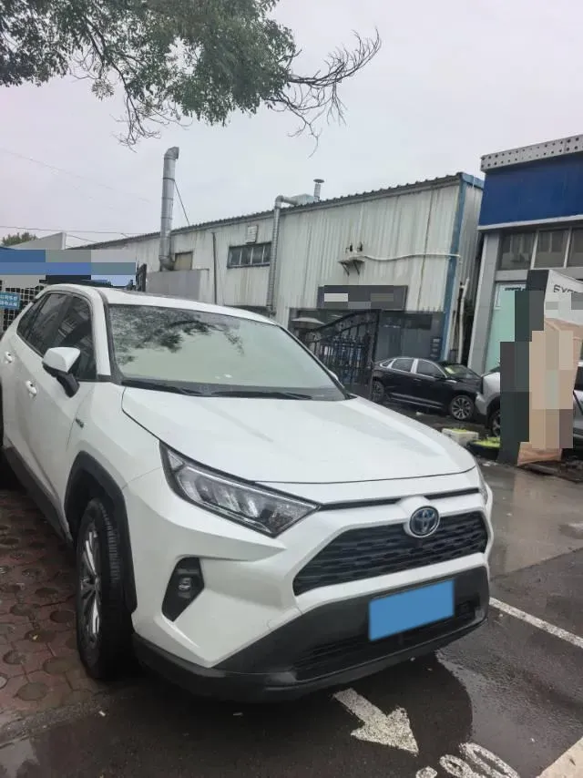 2023 Toyota RAV4 Hybird E+ 2.5L 180HP L4 E-CVT PHEV 15.984KWH,autocango,china used car exporter,china ev exporter,chinese used car exporter,chinese used ev exporter