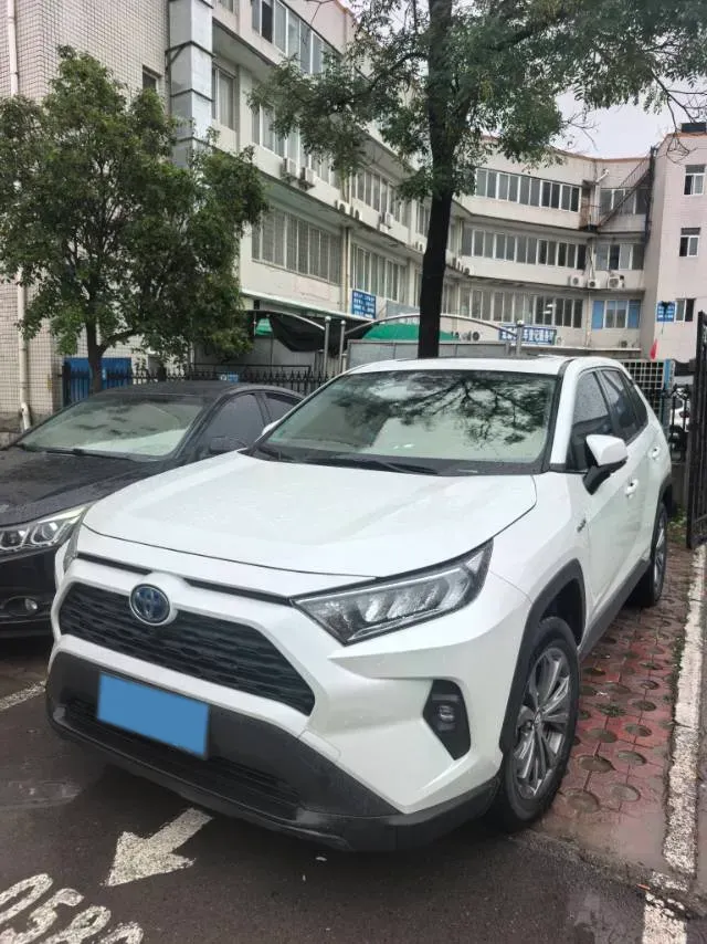 2023 Toyota RAV4 Hybird E+ 2.5L 180HP L4 E-CVT PHEV 15.984KWH,autocango,china used car exporter,china ev exporter,chinese used car exporter,chinese used ev exporter